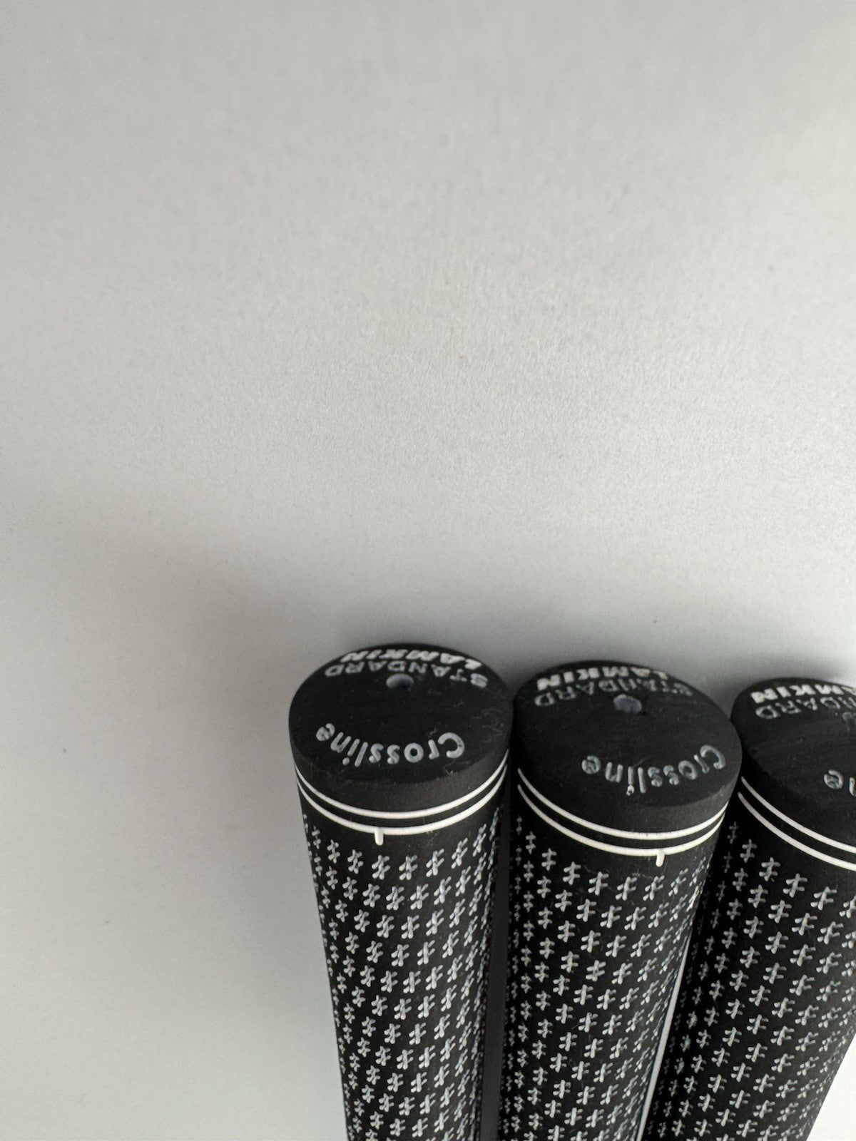 Lamkin Crossline Golf Grips (3) Men’s Standard /Black/White /336715