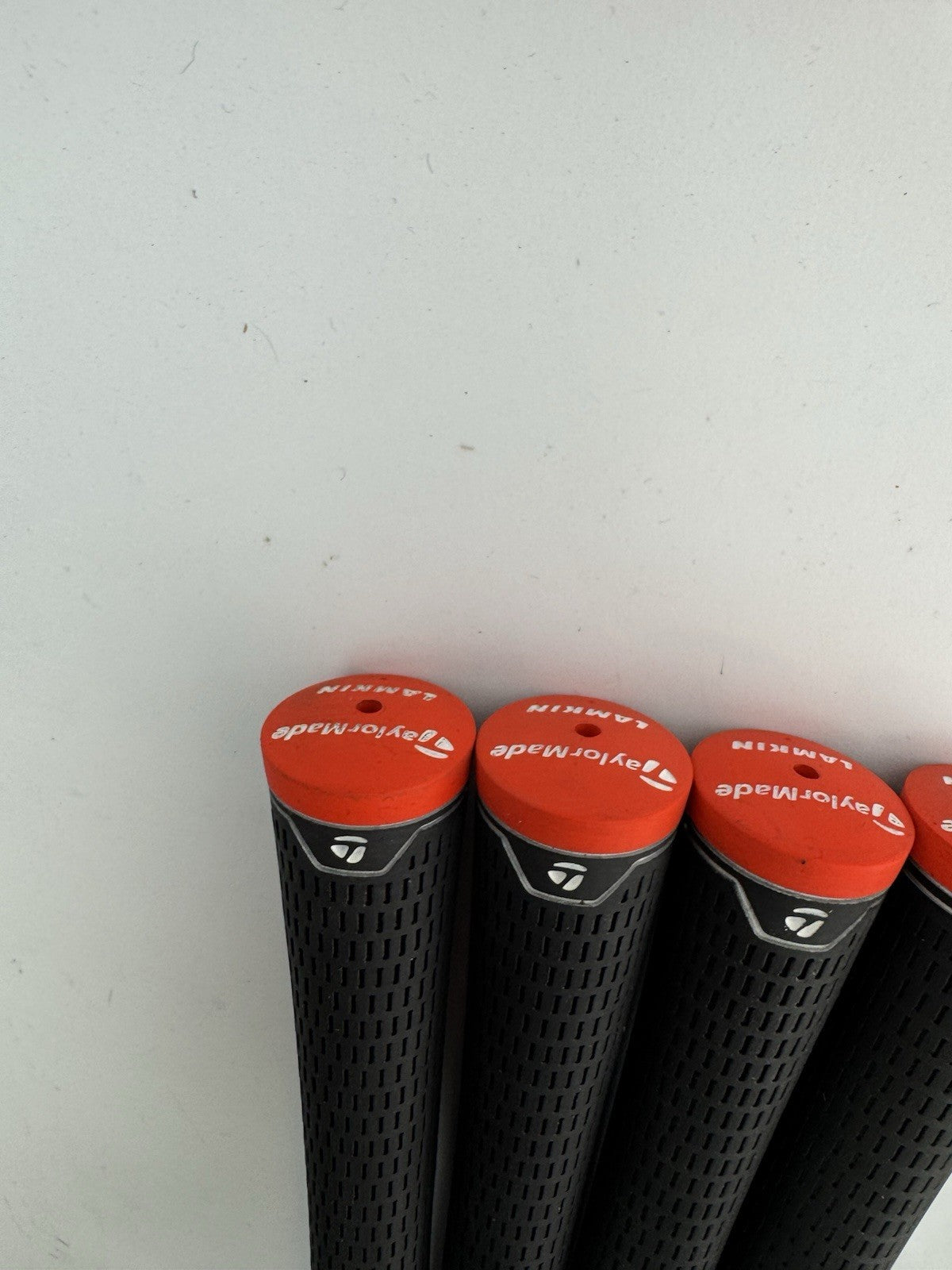 Taylormade Lamkin Golf Grips (4) Standard /Black /Red /Pulled /303406