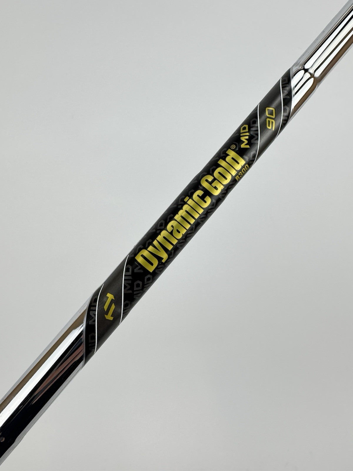 Dynamic Gold Mid 90 Iron Shaft Regular Flex Steel 35" /0.370 Parallel/320050