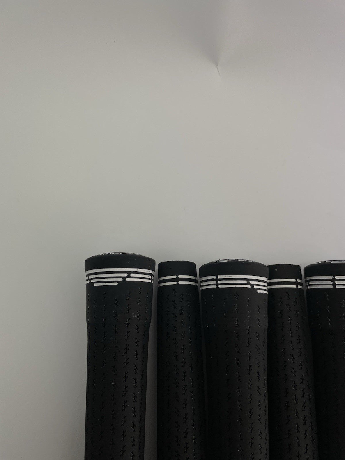 New Lamkin Golf Grips (7) Standard /+58R /Arccos Compatible /Black /White /298725
