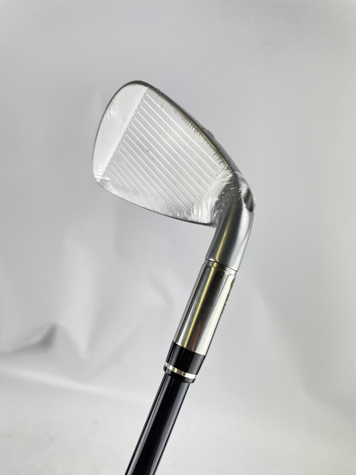 Cleveland Launcher UHX 7 Iron 30* XXIO Senior Graphite /Left Handed /New /80027