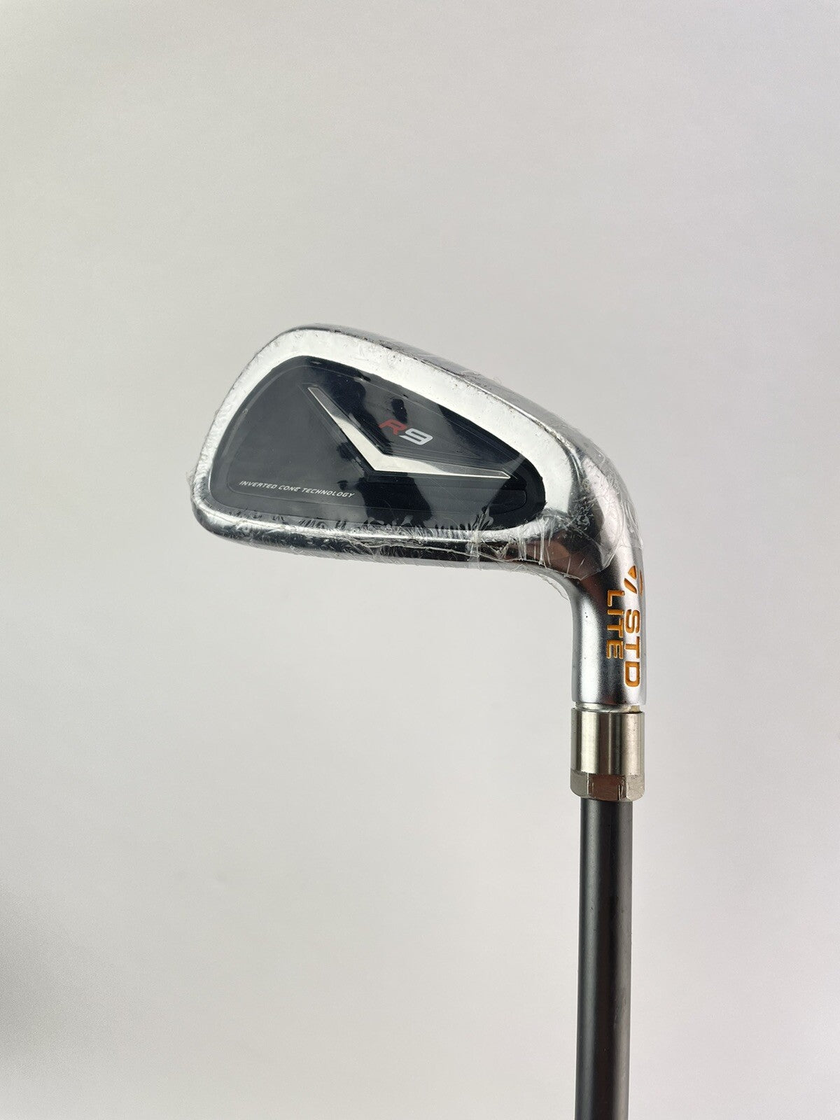 Taylormade R9 6 Iron Lite Regular  Graphite /Right /New Grip /Demo /+1/2" /189901