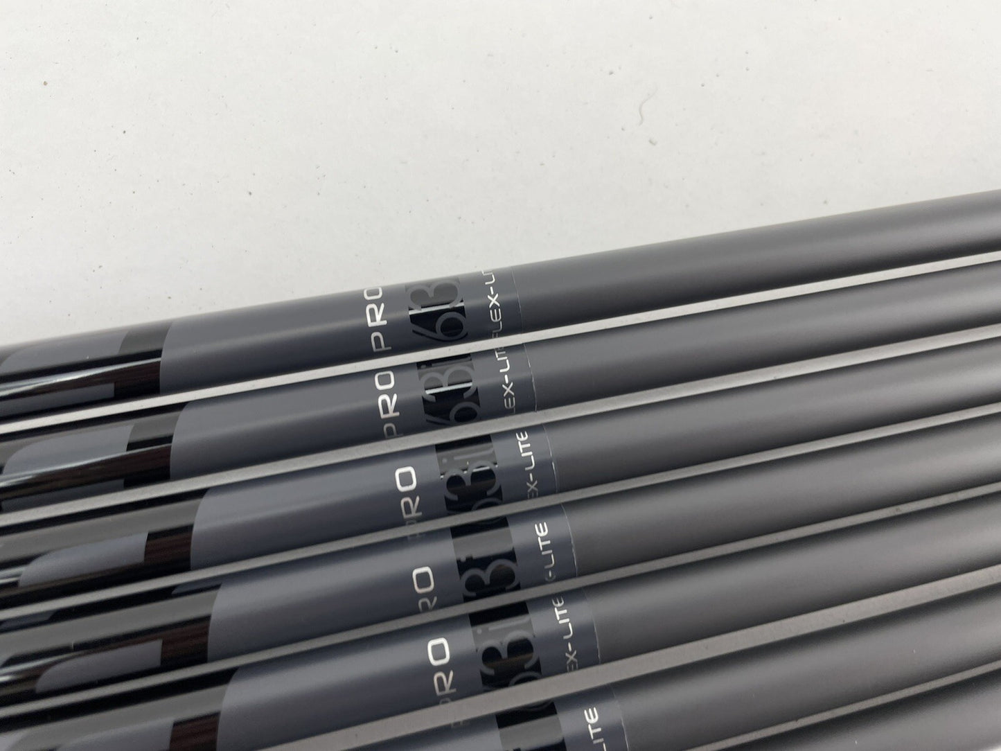 Fujikura Pro 63i Iron Shaft Set (7) Regular Flex Graphite/0.370 Parallel/New2