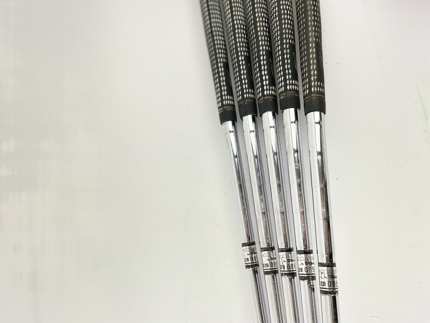 Wilson Irons Mens Dyna-Sole 6-PW Regular Flex Steel /Good Grips /17579