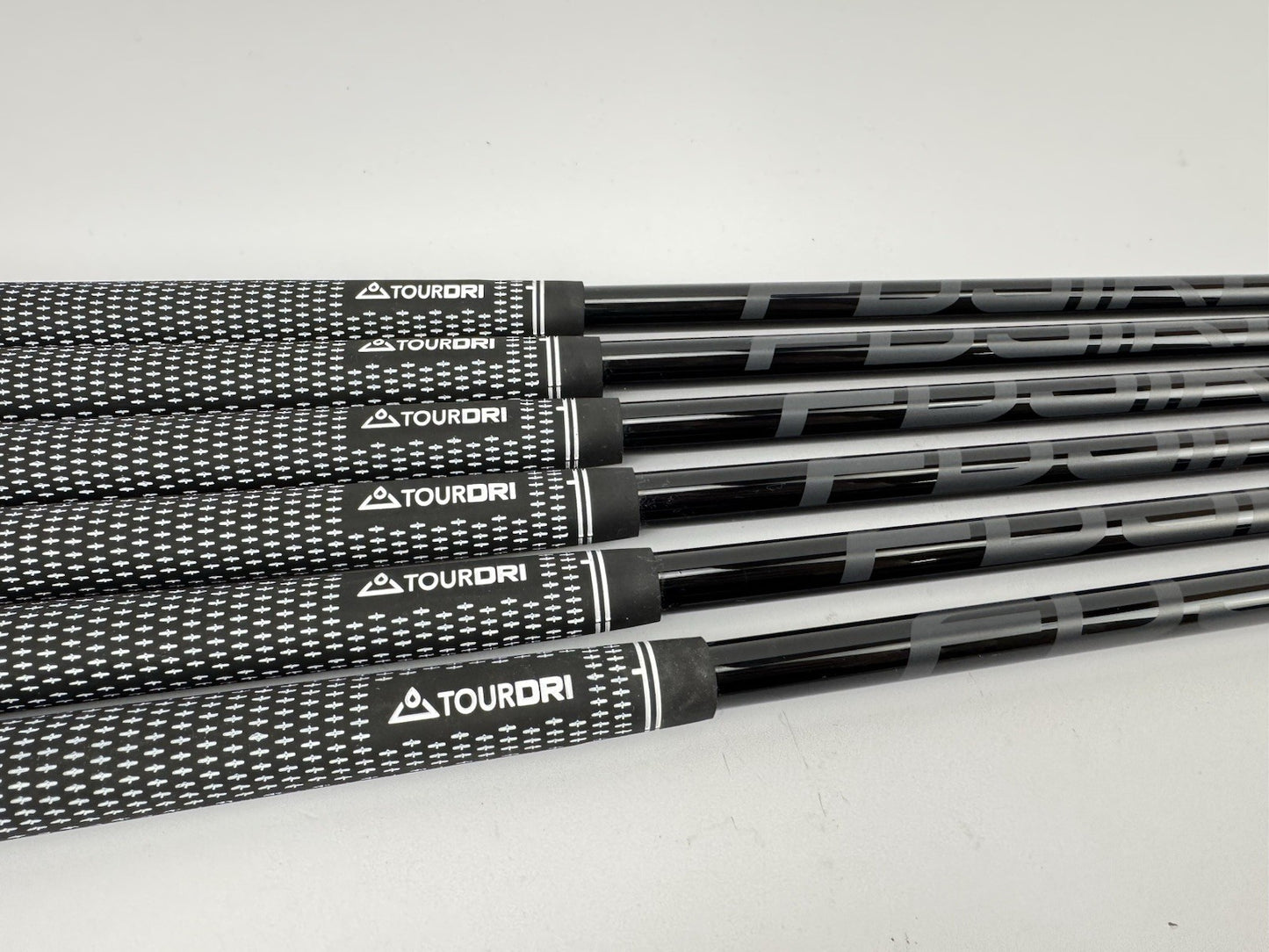 Fujikura Pro Iron Shafts 5-PW Senior Graphite 0.355 Tapered /Jumbo Grips/New1