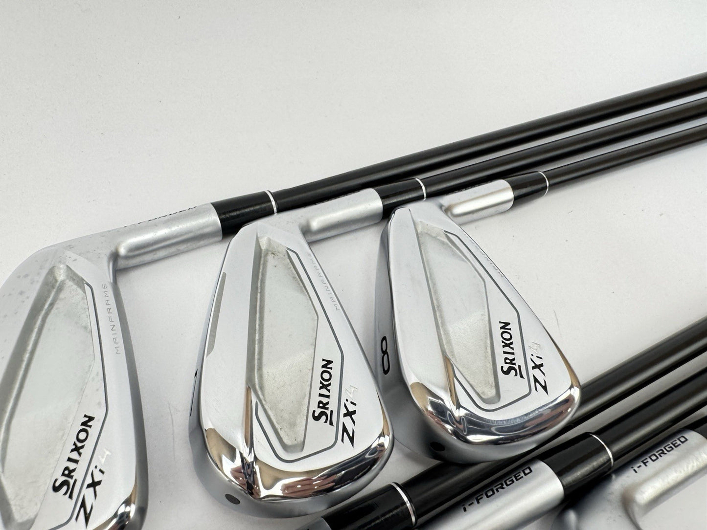 Srixon Zxi4 Irons 6-PW + AW Helium 60 F3 Regular Graphite /Lamkin Midsize /347493