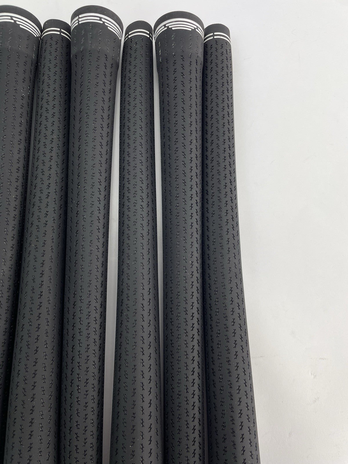 New Lamkin Golf Grips (8) Standard /+58R /Arccos Compatible /Black /White /298733