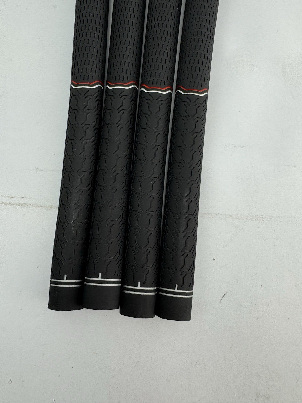 Taylormade Lamkin Golf Grips (4) Standard /Black /Red /Pulled /303401