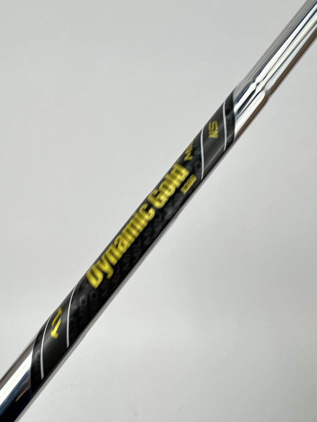 Dynamic Gold 115 Iron Shaft Mid R300 Regular Steel / 35” /0.355 Tapered /336565