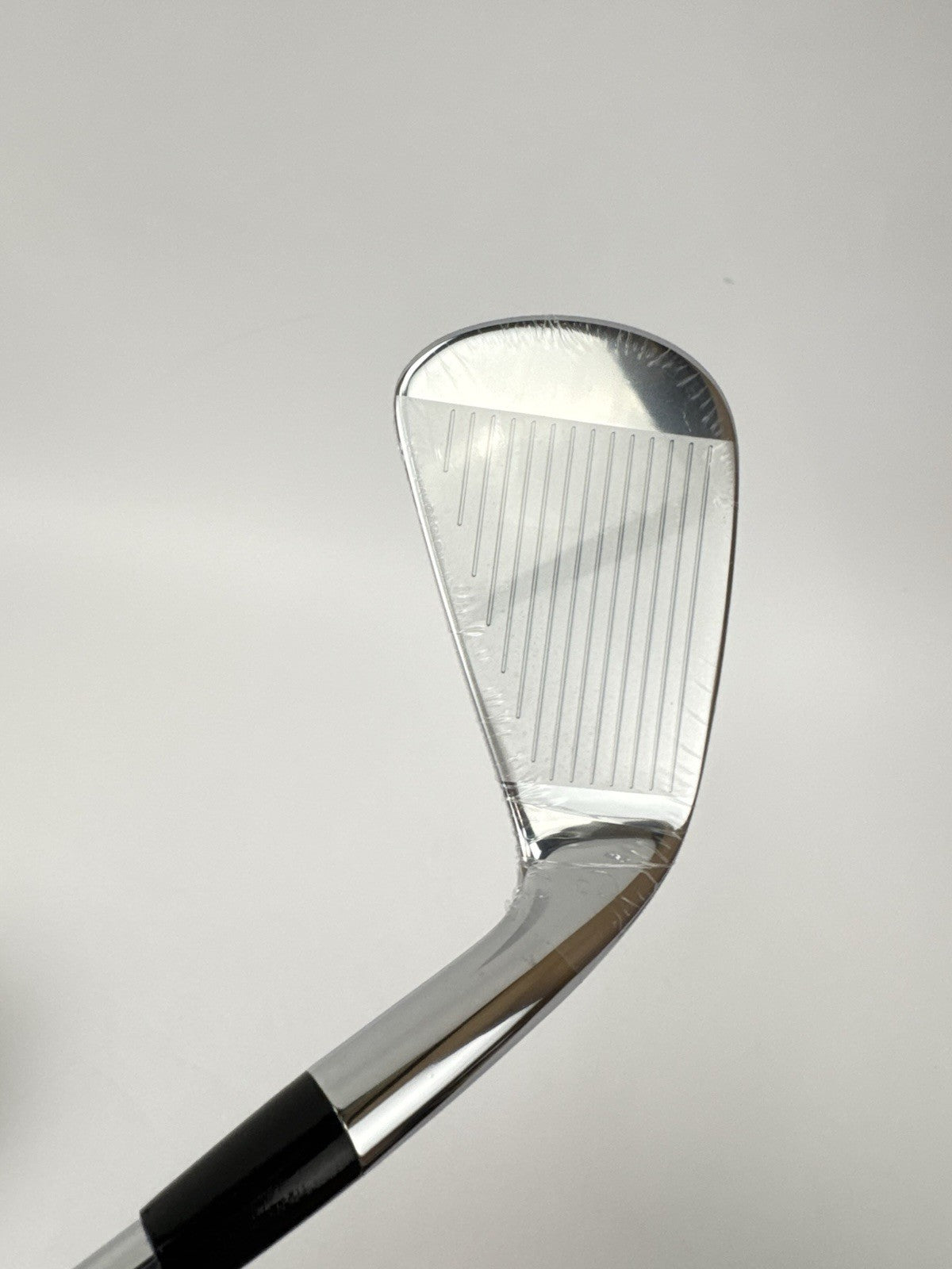 Cobra MIM Tour 6 Iron 29* KBS $-Taper 110 Regular Steel /Left Handed /3566012