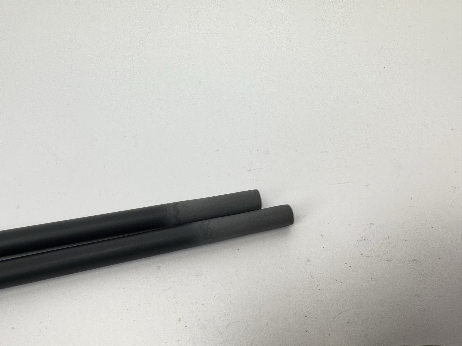 Catalyst Black Wedge Shaft Set (2) 60 5.5 Regular Graphite /0.355 Tapered /332357