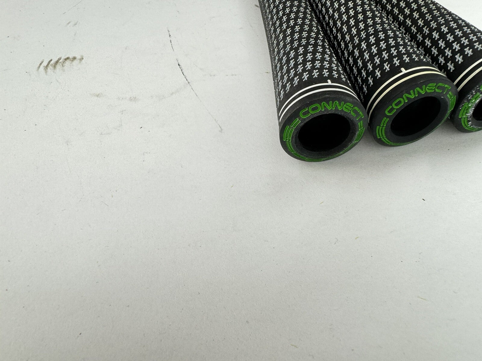 Lamkin Crossline Golf Grips (3) Men’s Standard /Arcoss Connect Compatible/334735