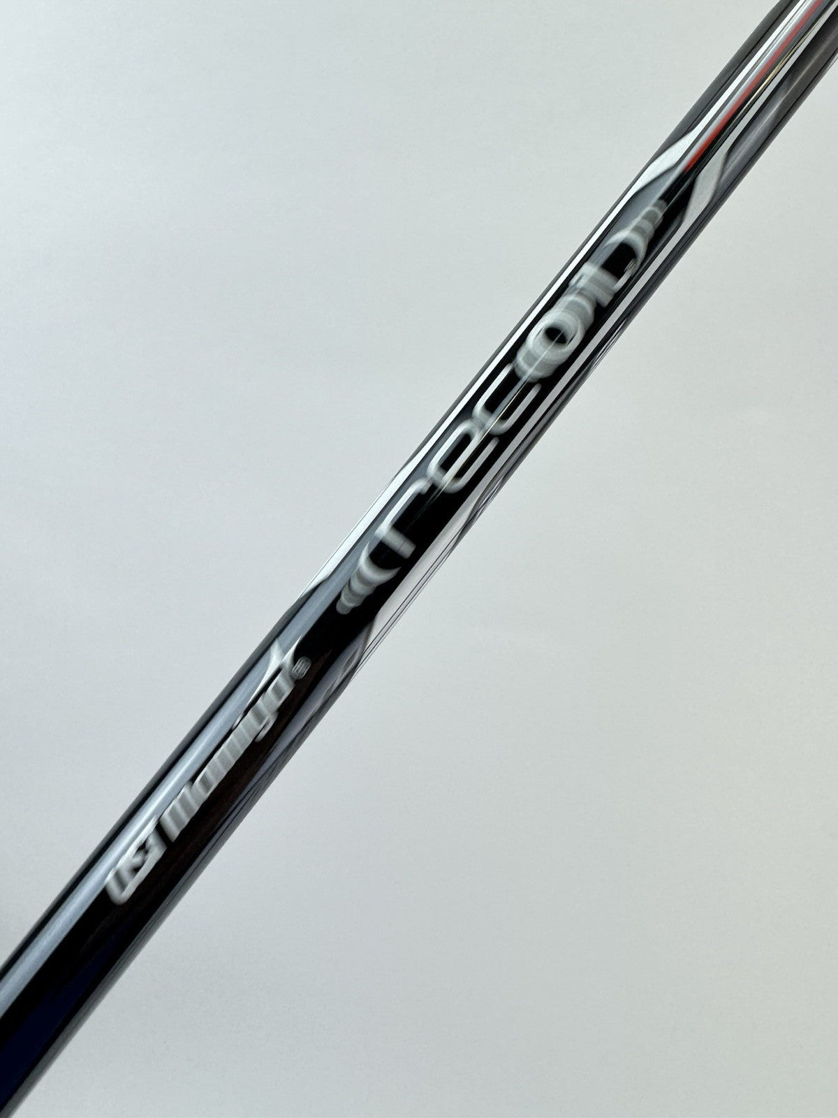 UST Recoil Dart Iron Shaft 65 F2 Senior Flex Graphite 35.75”/0.355 Tapered/285882
