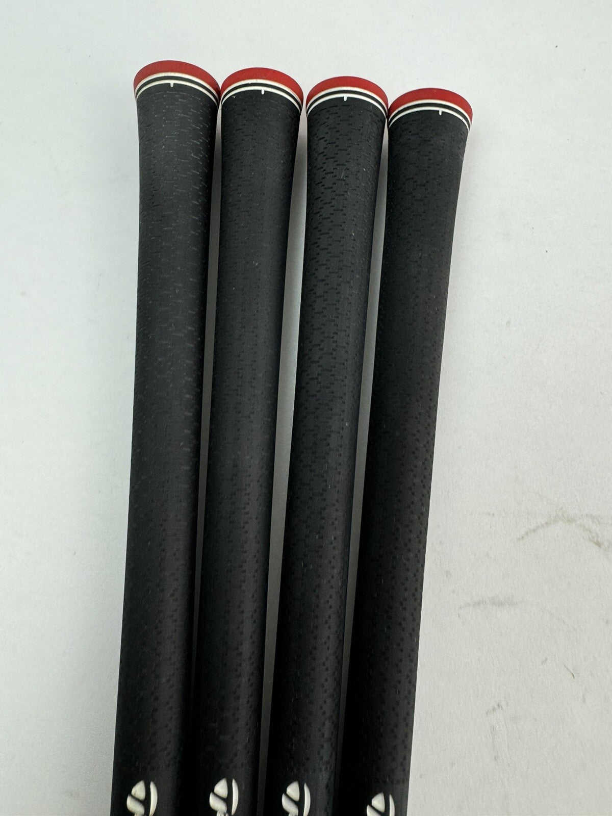 Taylormade Lamkin Golf Grips (4) Standard /Black/Red /Pulled /334832