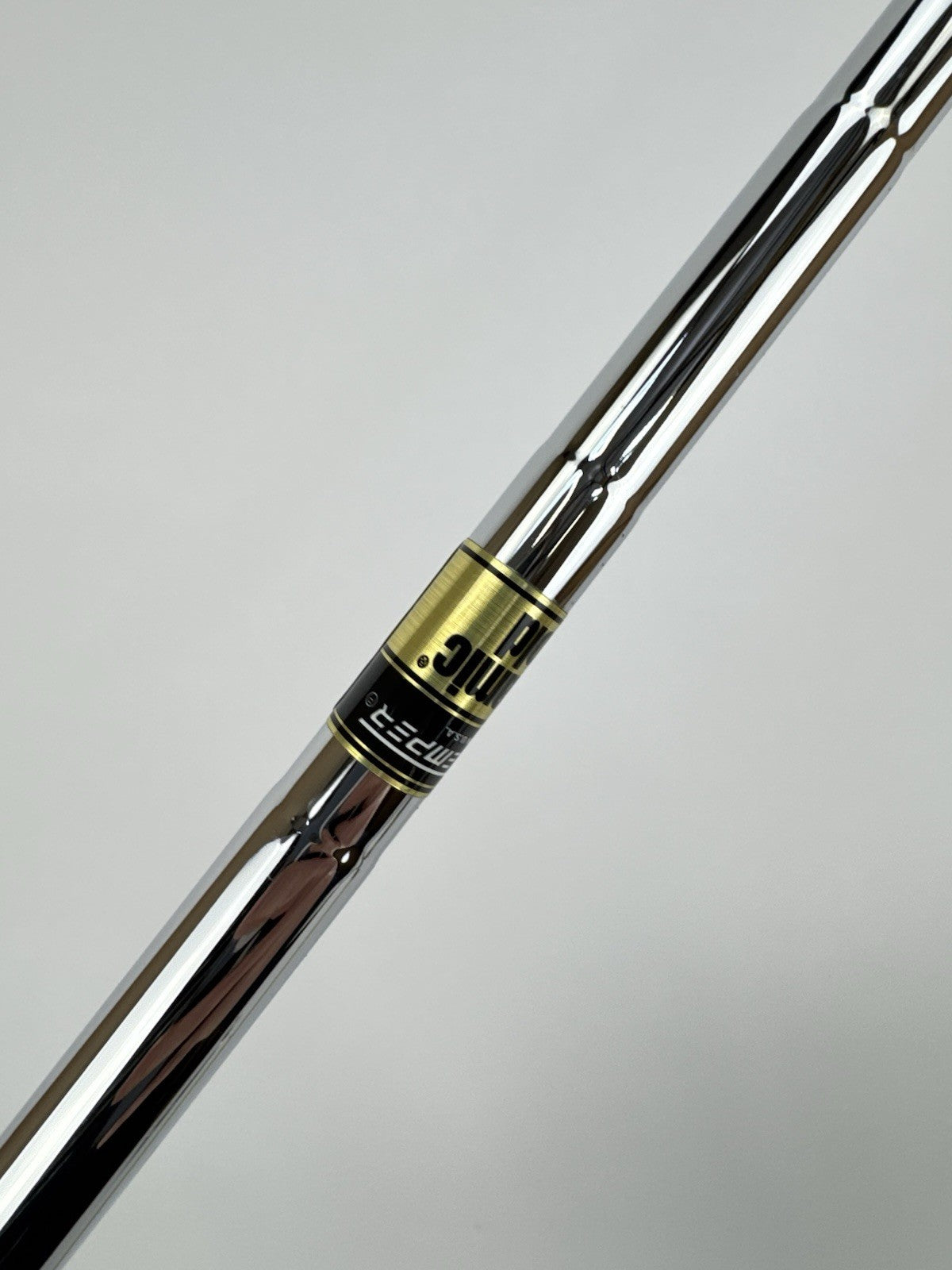 Dynamic Gold S300 Iron Shaft Stiff Flex Steel 35" /0.370 Parallel /326054