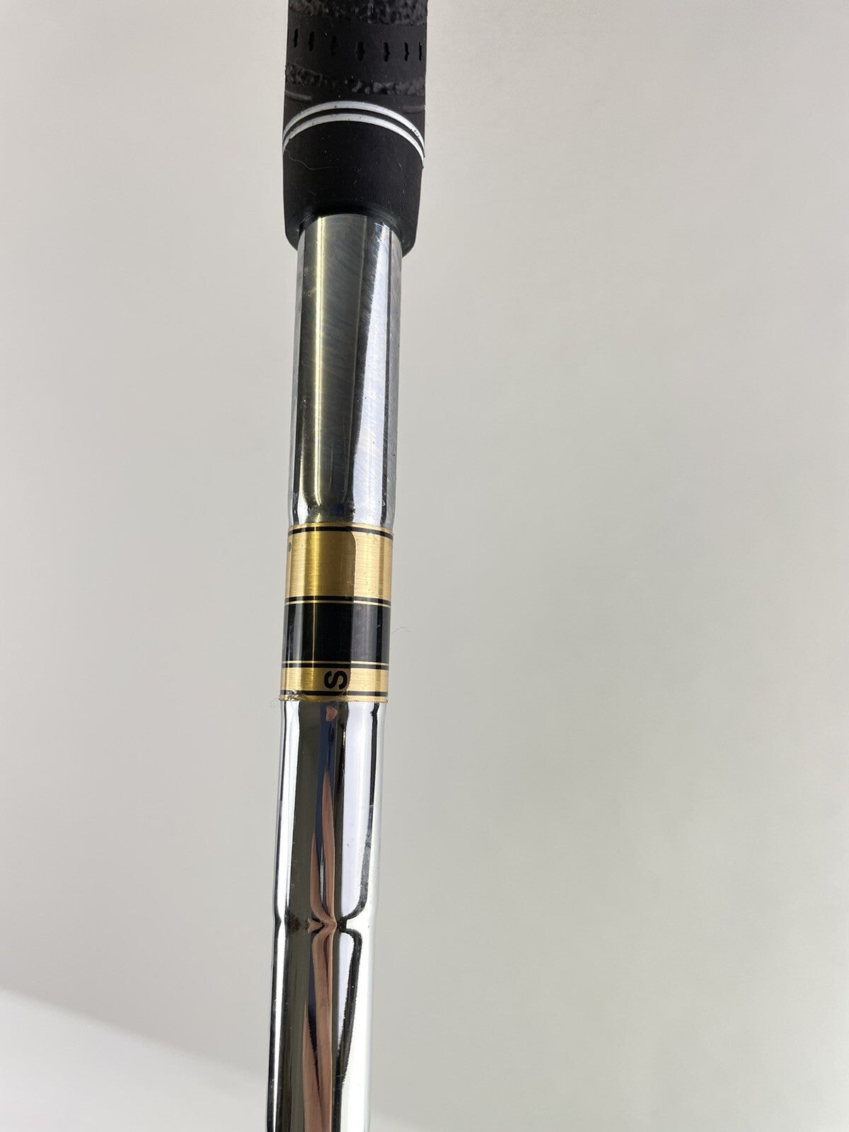 Cleveland Tour Action 4 Iron TA5 Stiff Flex Steel /Right Handed /New Grip /1127512
