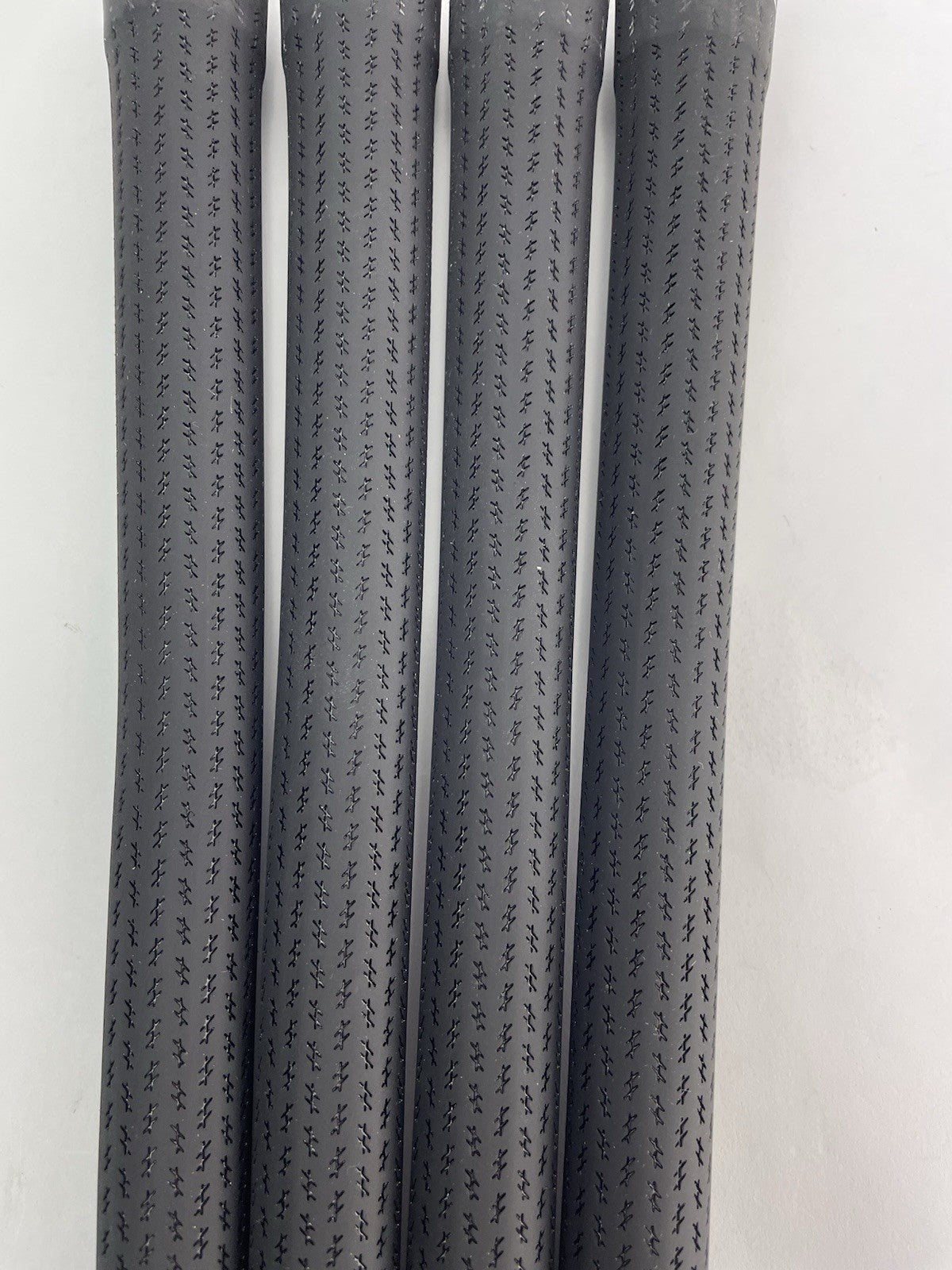 New Lamkin Golf Grips (4) Standard /+58R /Arccos Compatible /Black /White /298692