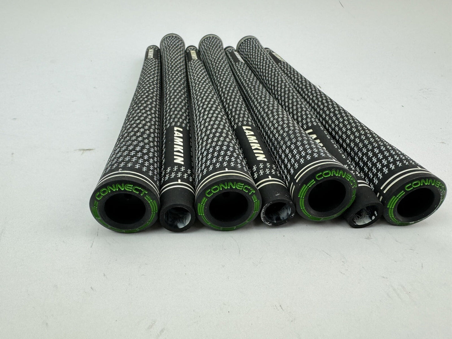 Lamkin Crossline Golf Grips (7) Men’s Standard /Arcoss Connect Compatible/286997