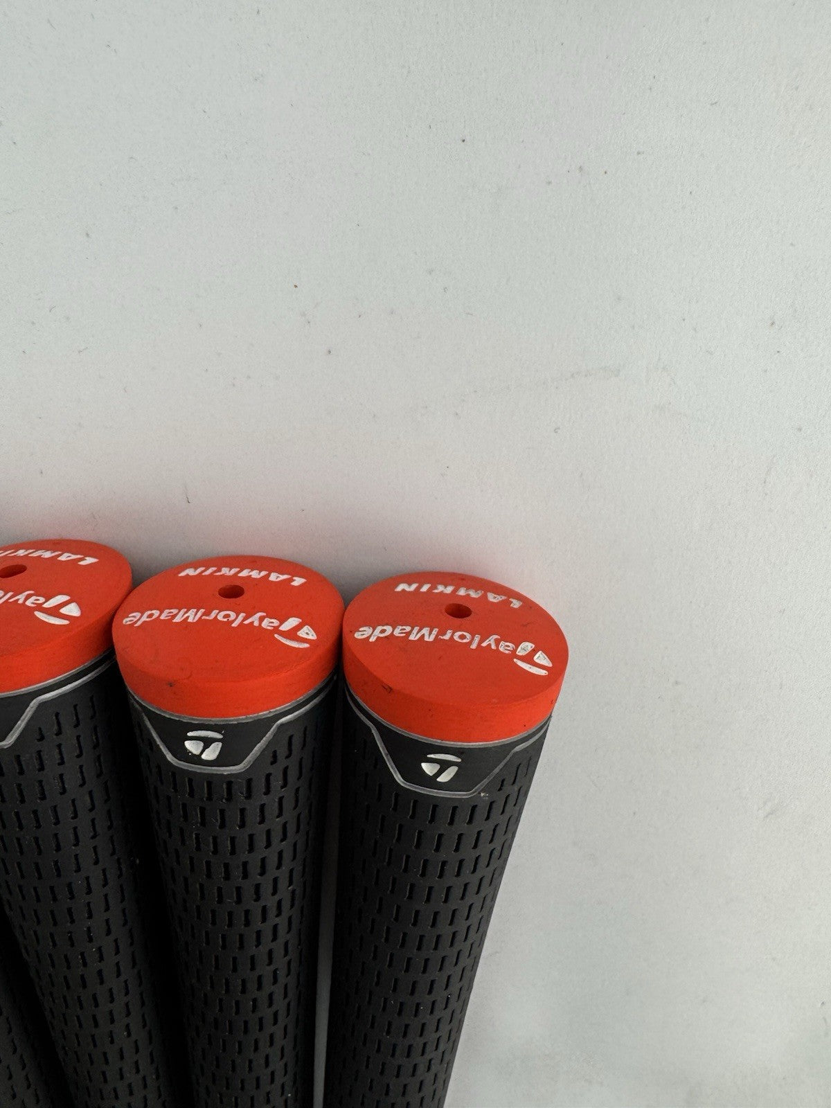 Taylormade Lamkin Golf Grips (4) Standard /Black /Red /Pulled /303405