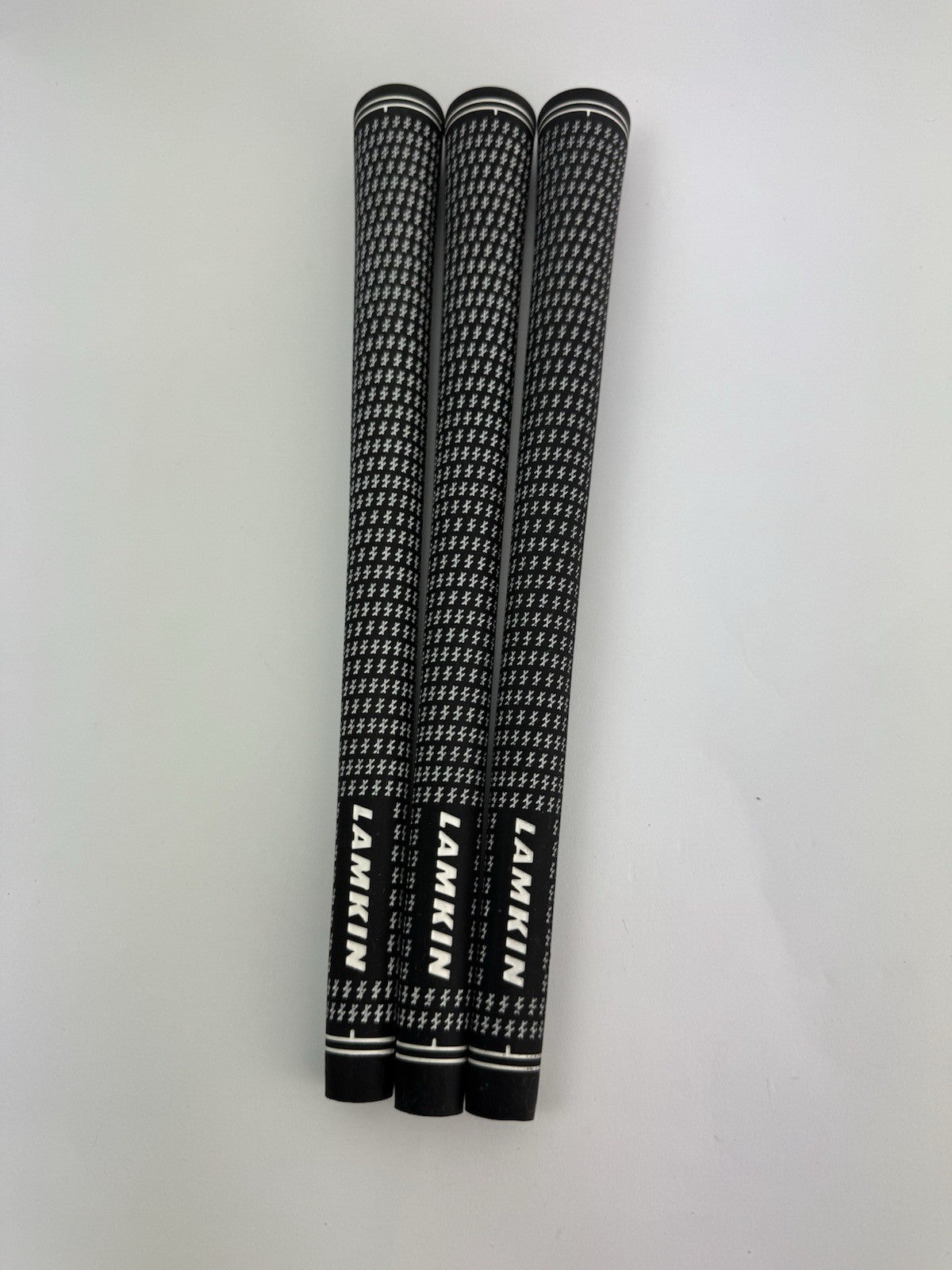 Lamkin Crossline Golf Grips (3) Men’s Standard /Black/White /336710