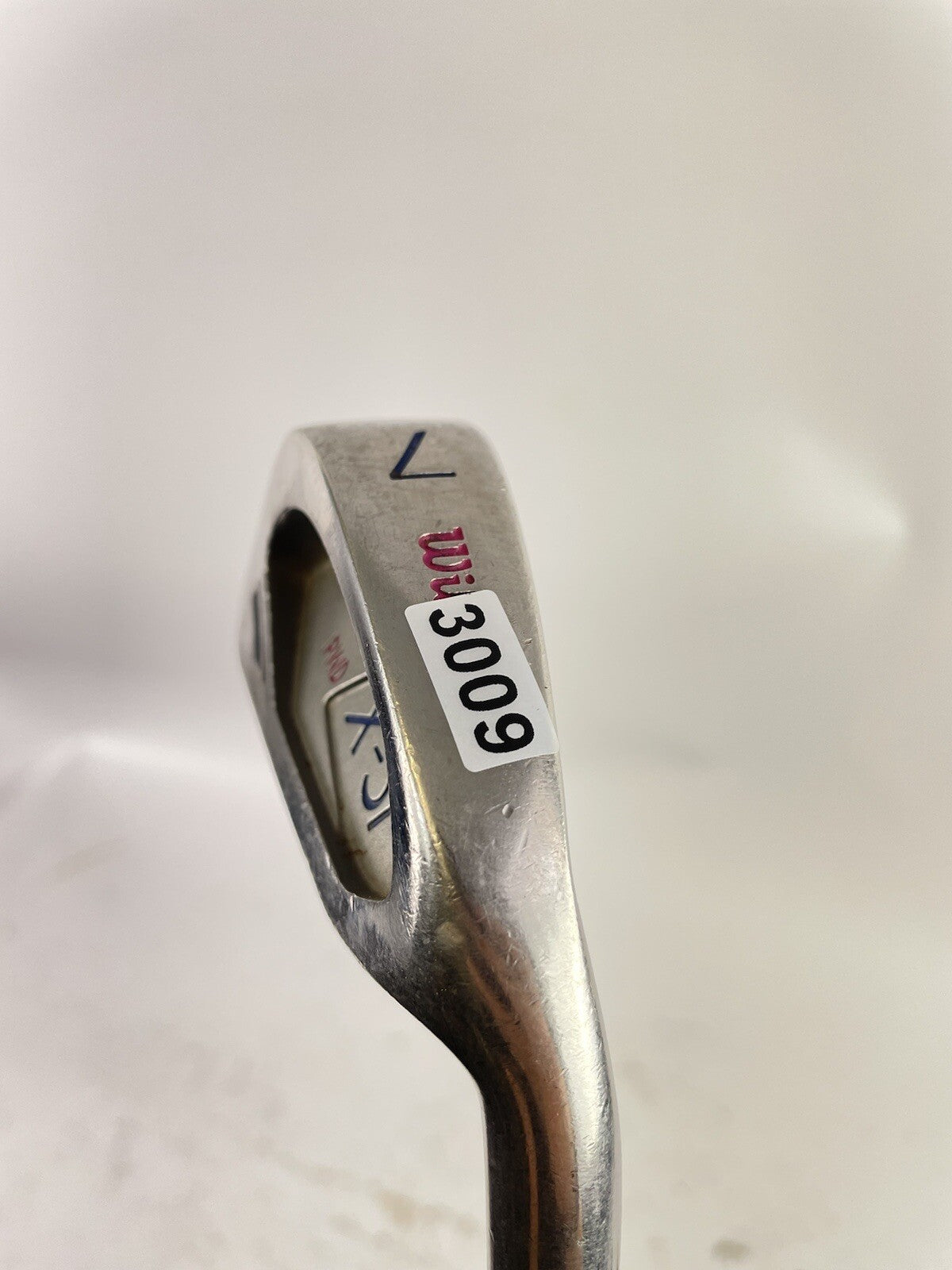 Wilson Pwd 7 Iron Ladies Flex Steel/ Right Handed/ New Grip/ 300911