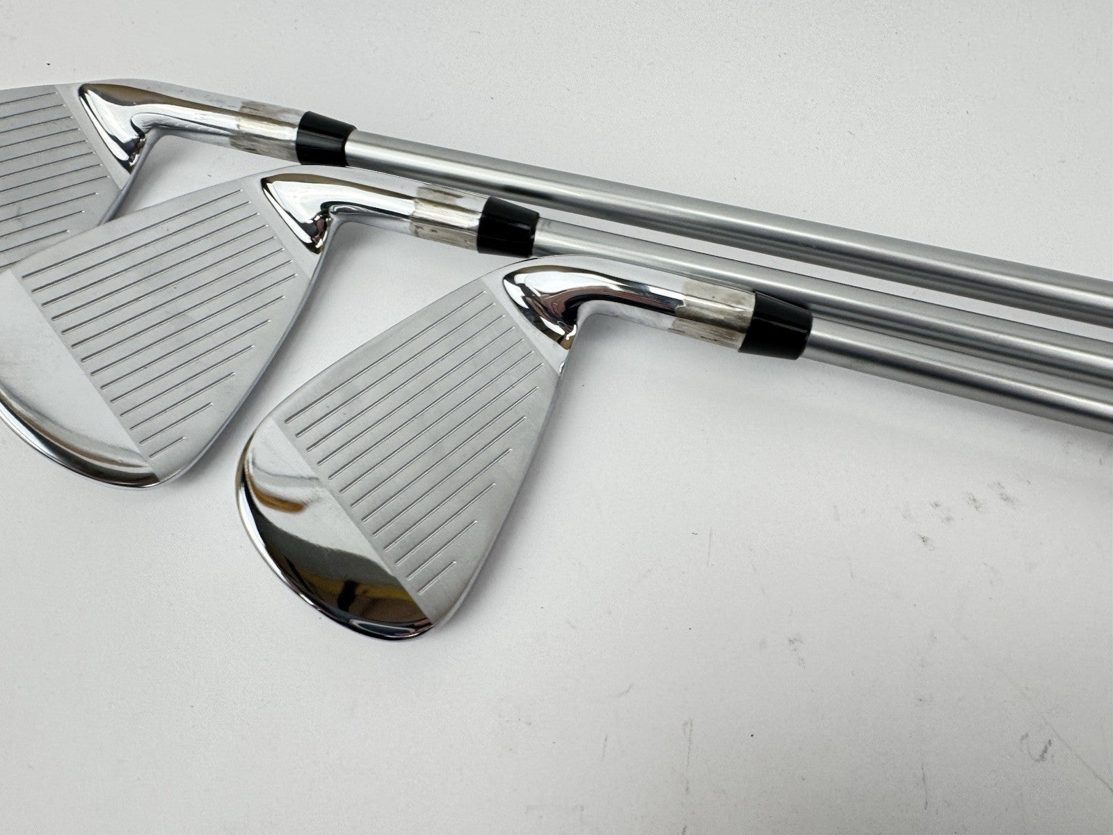Callaway Elyte X Irons 6,8+PW Left Handed Aldila Rogue Regular Graphite /325755