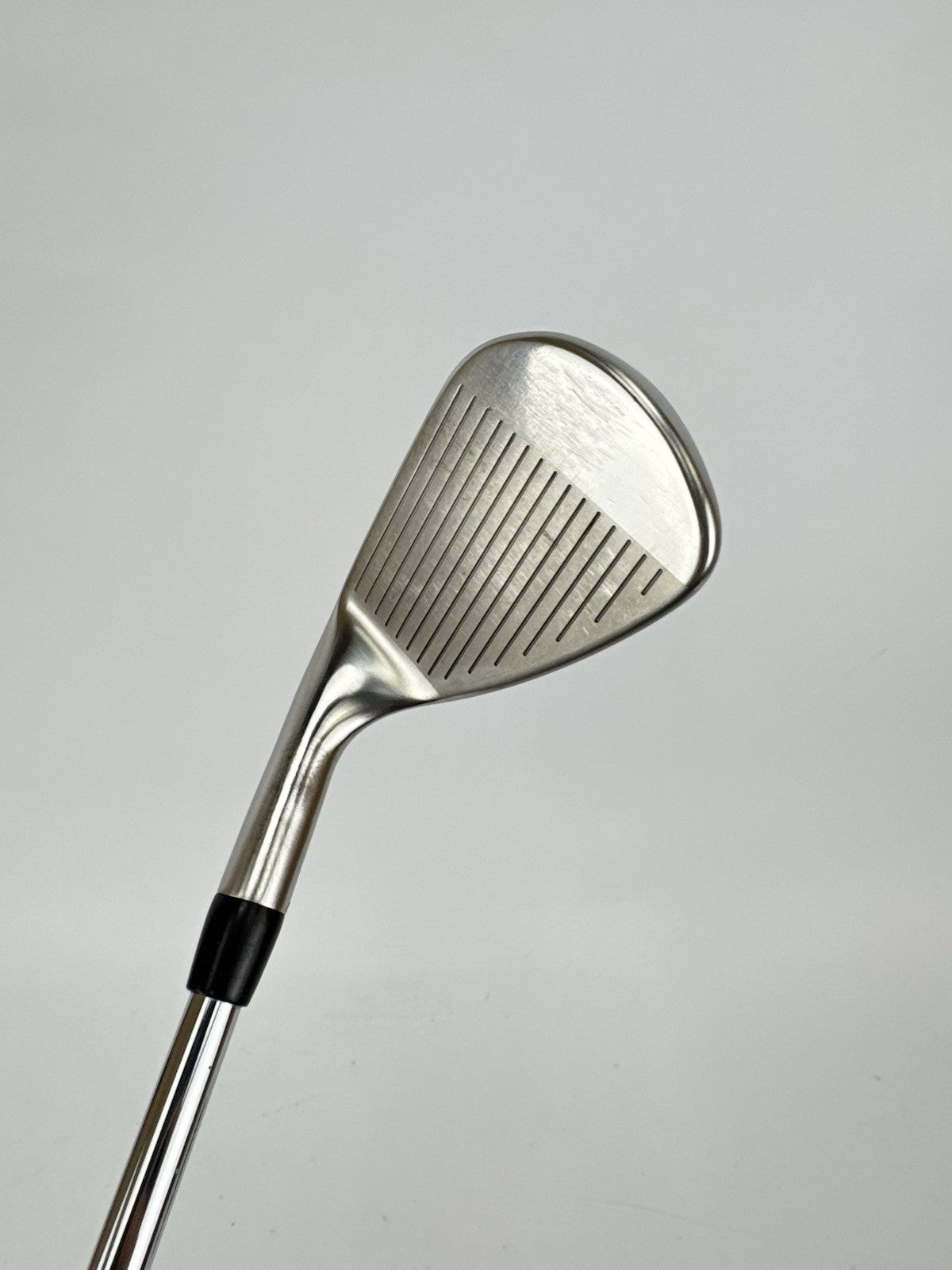 Titleist T300 Gap Wedge 48* Amt Red R300 Regular Steel +1/2” /Mid Grip /3159411