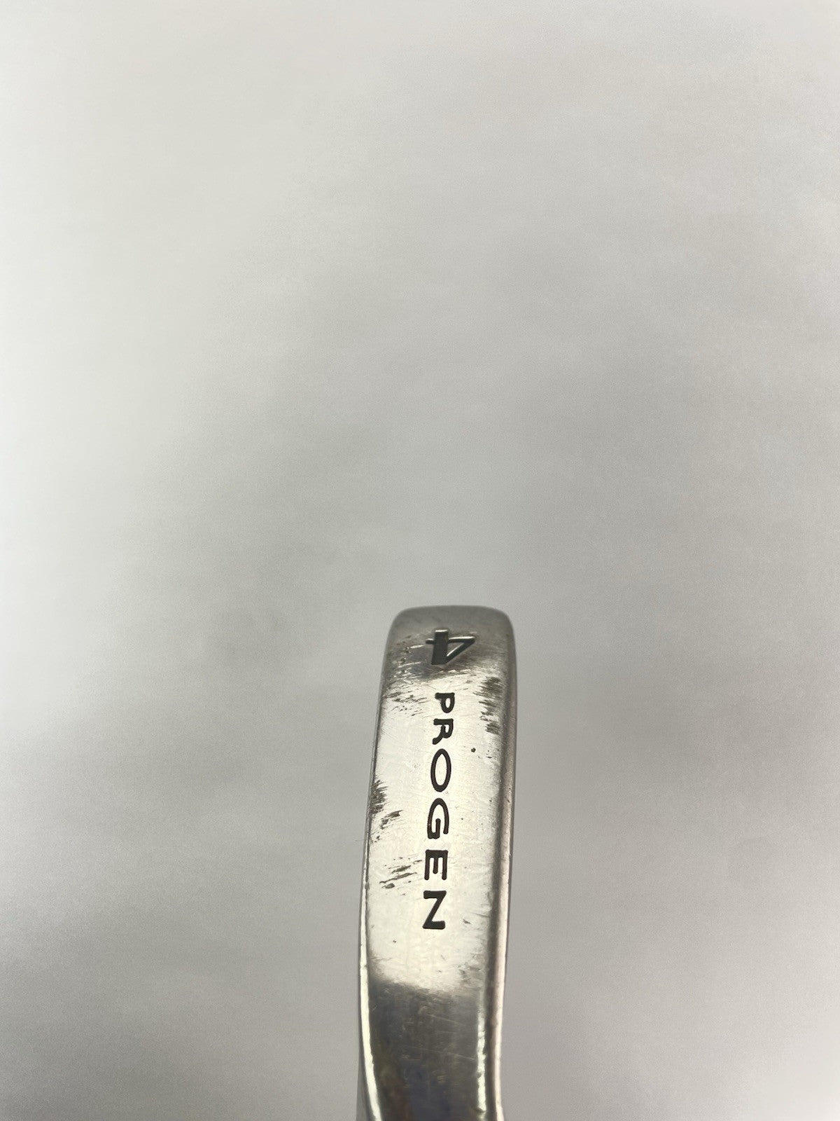 Progen Golf 4 Iron FB2 Regular Flex Graphite /Right /New Grip /245946