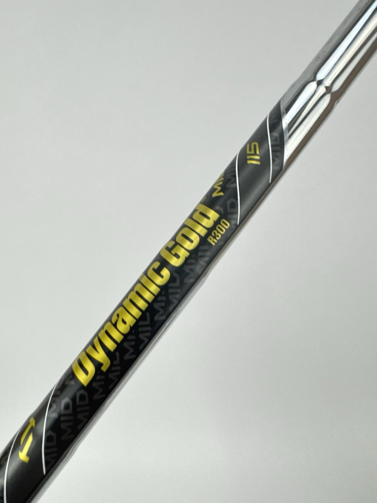 Dynamic Gold 115 Iron Shaft Mid R300 Regular Steel / 35” /0.355 Tapered /336935