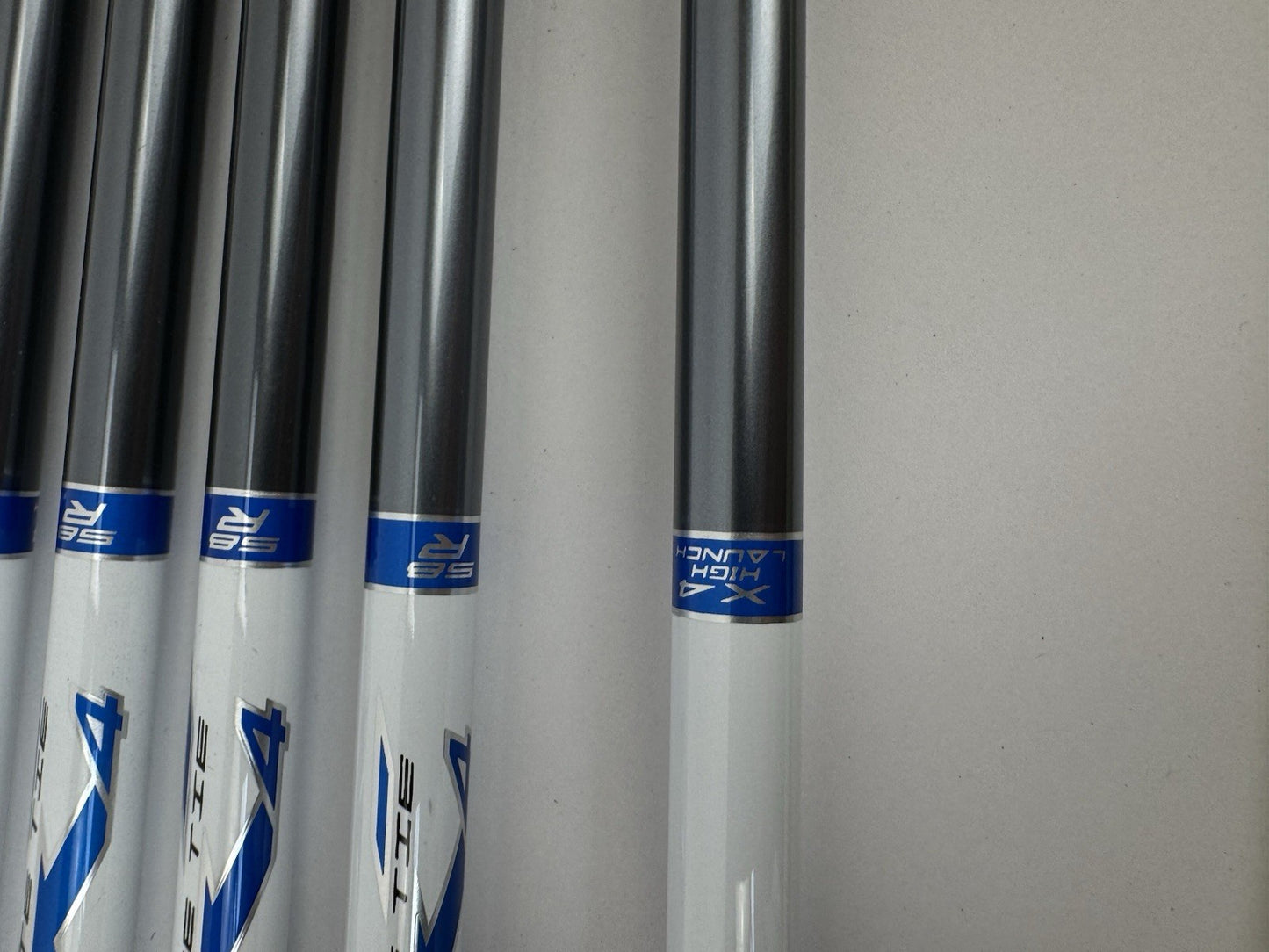 Matrix Iron Shaft Set (7) 4-PW White Tie Regular Graphite/Grips /0.355 /3403311