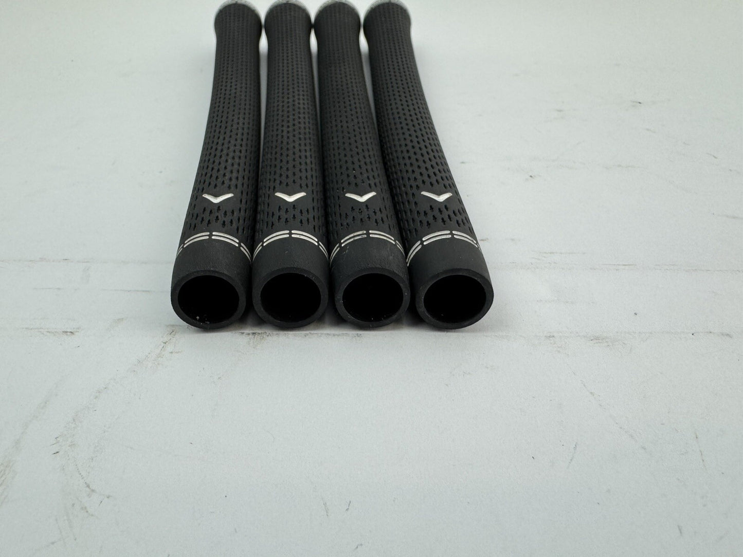 Golf Pride Tour Velvet 360 Soft Grips (4) Midsize /Black /Grey /Pulled /325497