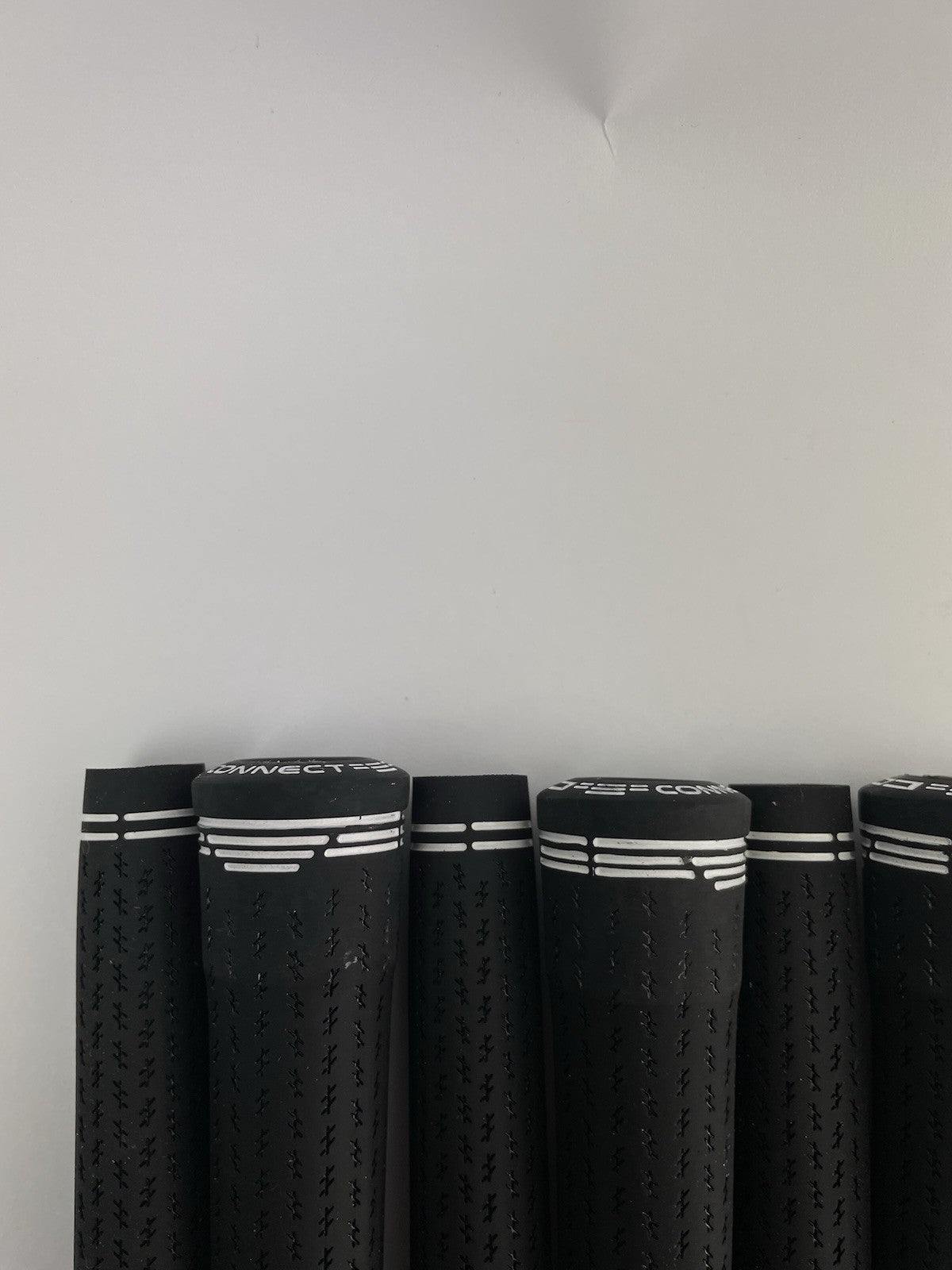 New Lamkin Golf Grips (9) Standard /+58R /Arccos Compatible /Black /White /298745
