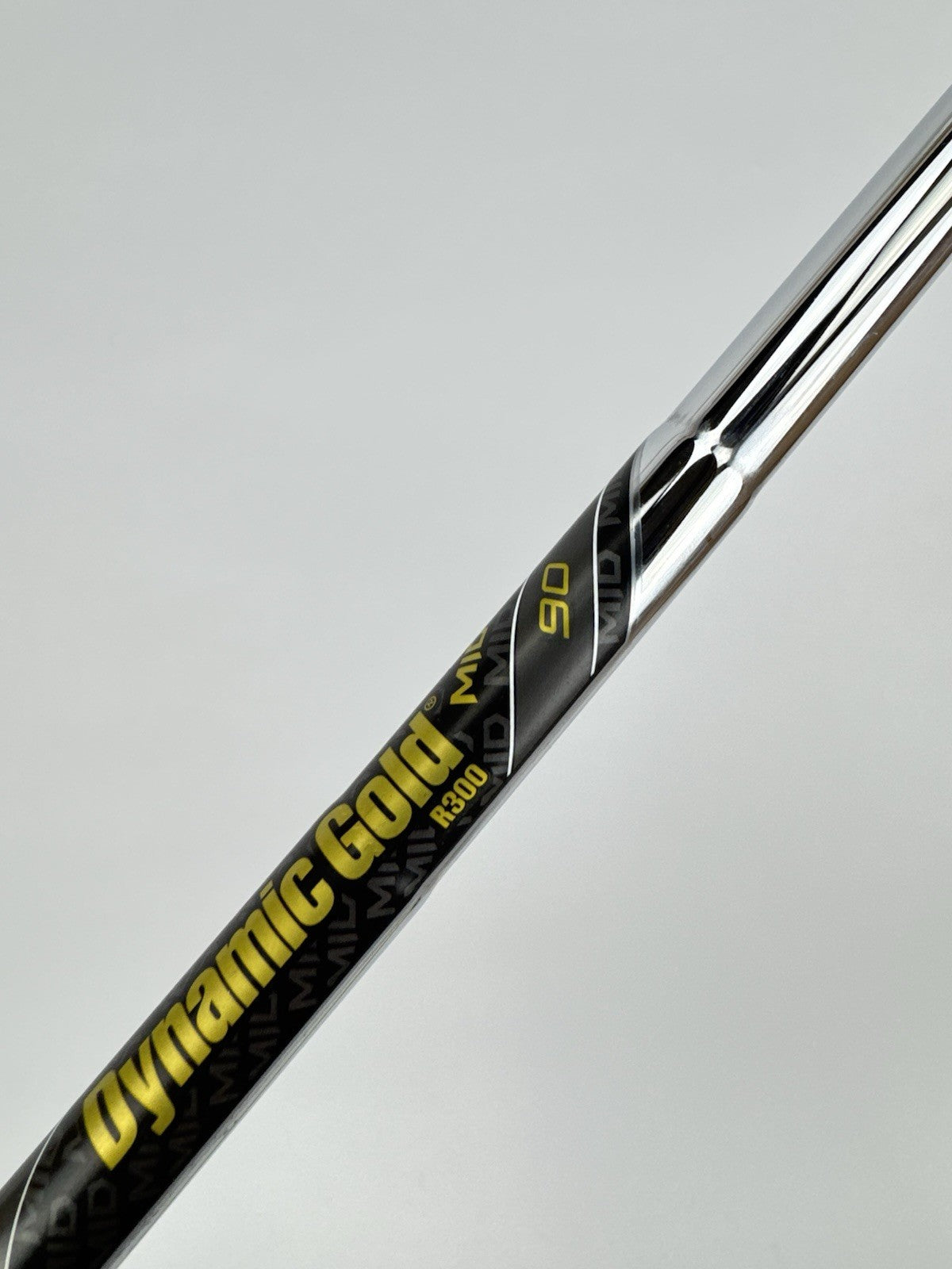 Dynamic Gold Mid 90 Iron Shaft Regular Flex Steel 35" /0.370 Parallel/320056