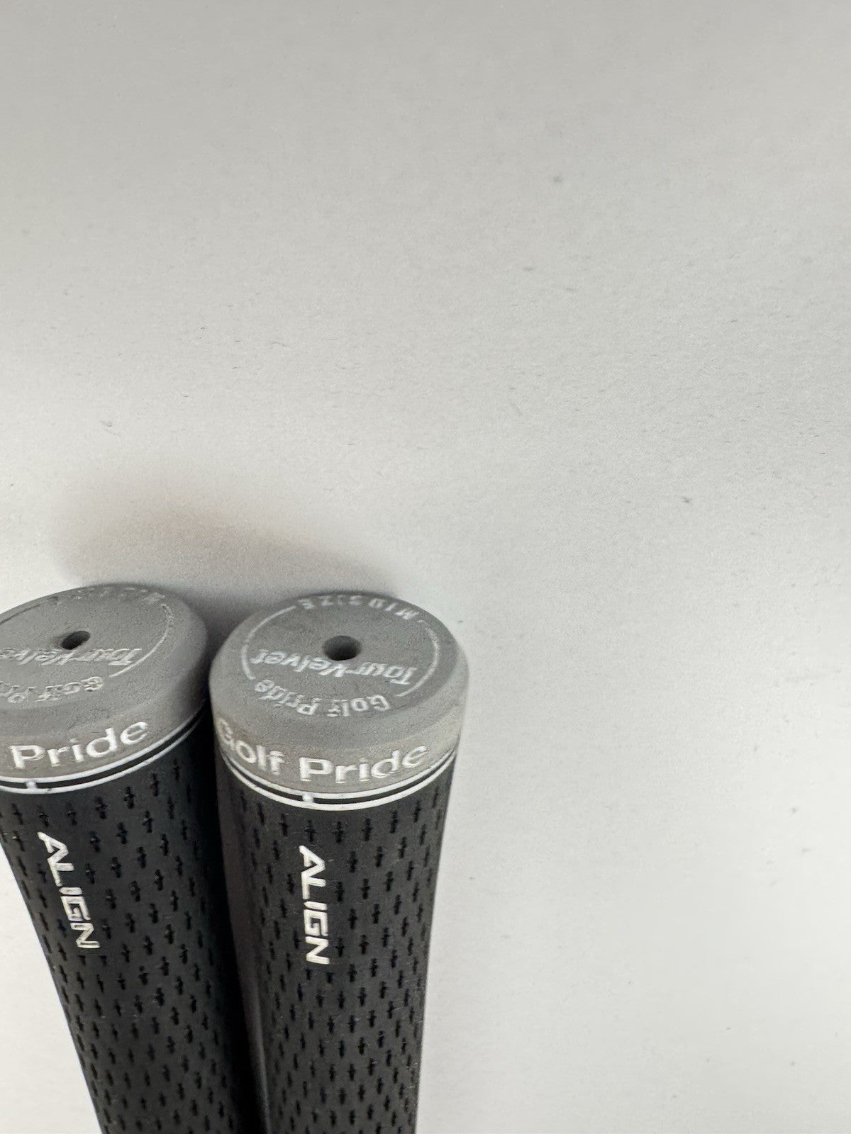 Golf Pride Tour Velvet Align Grips (2) Mens Midsize /Pulled /338325