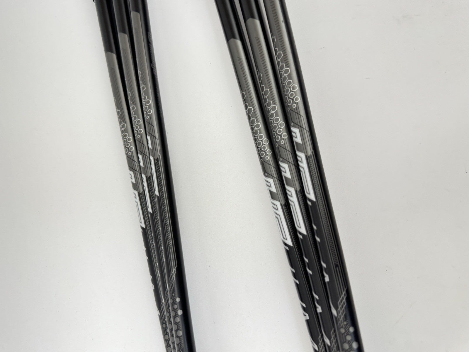 Srixon Zxi4 Irons 6-PW + AW Helium 60 F3 Regular Graphite /Lamkin Midsize /3474917