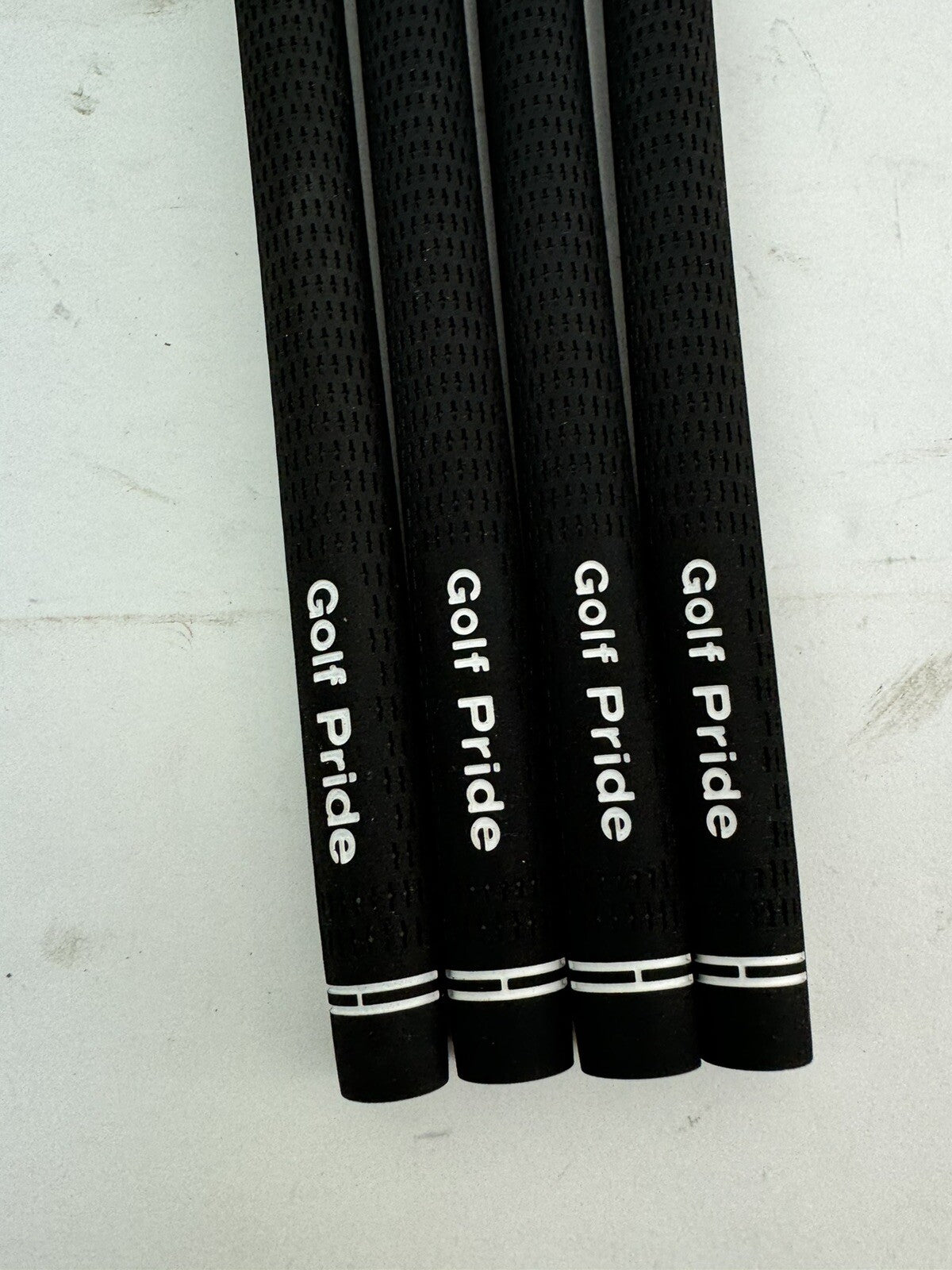 Golf Pride Tour Velvet Grips (4) Men’s Standard 60R /Black /New /195182