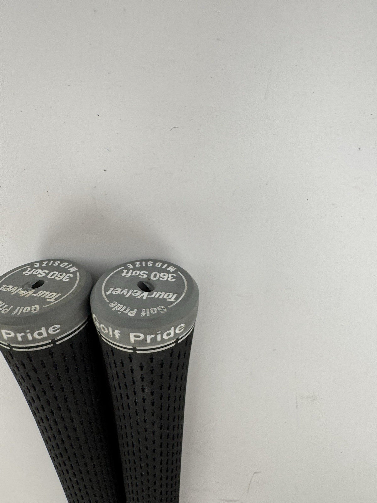Golf Pride Tour Velvet 360 Soft Grips (2) Midsize /Black /Pulled /355204