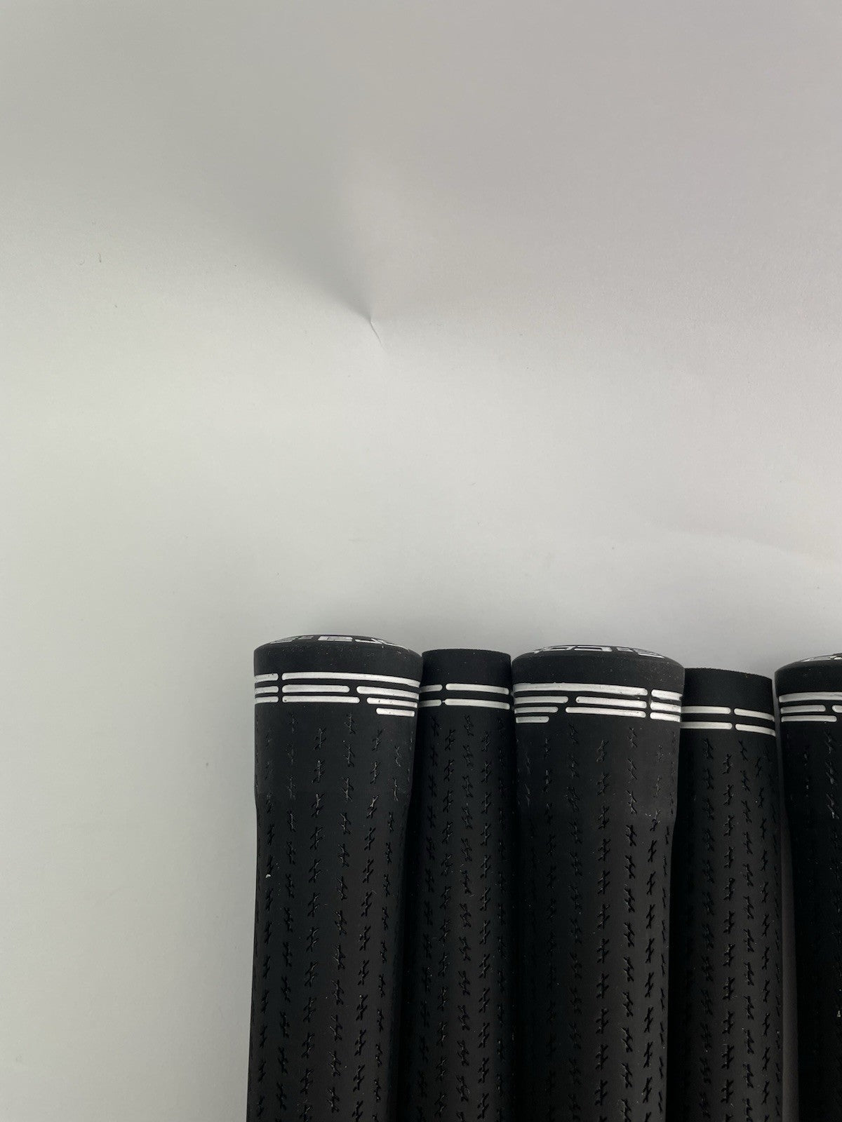New Lamkin Golf Grips (6) Standard /+58R /Arccos Compatible /Black /White /298716