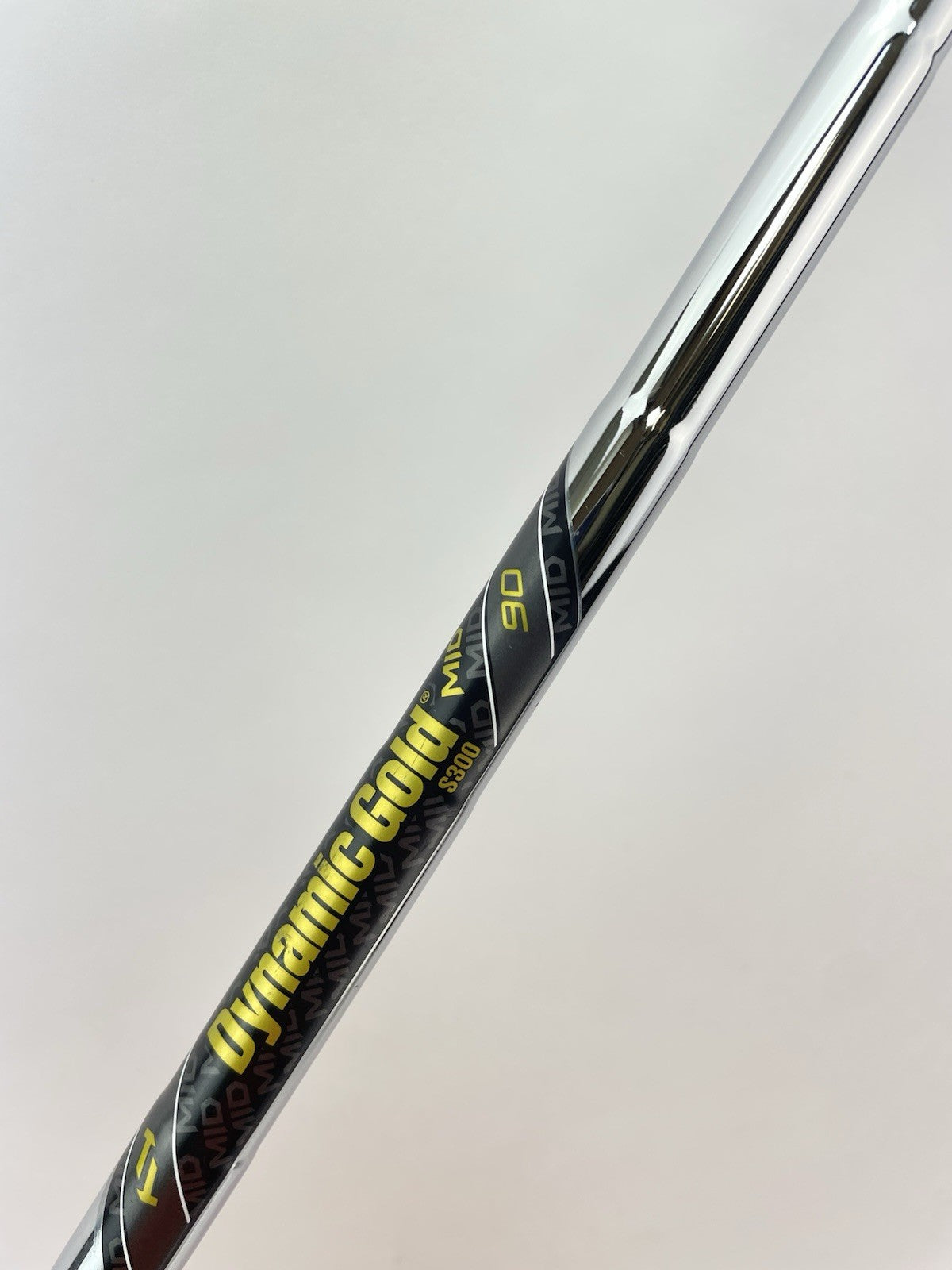 Dynamic Gold Mid 90 Iron Shaft Stiff Flex Steel 35 /0.370 Parallel /269004