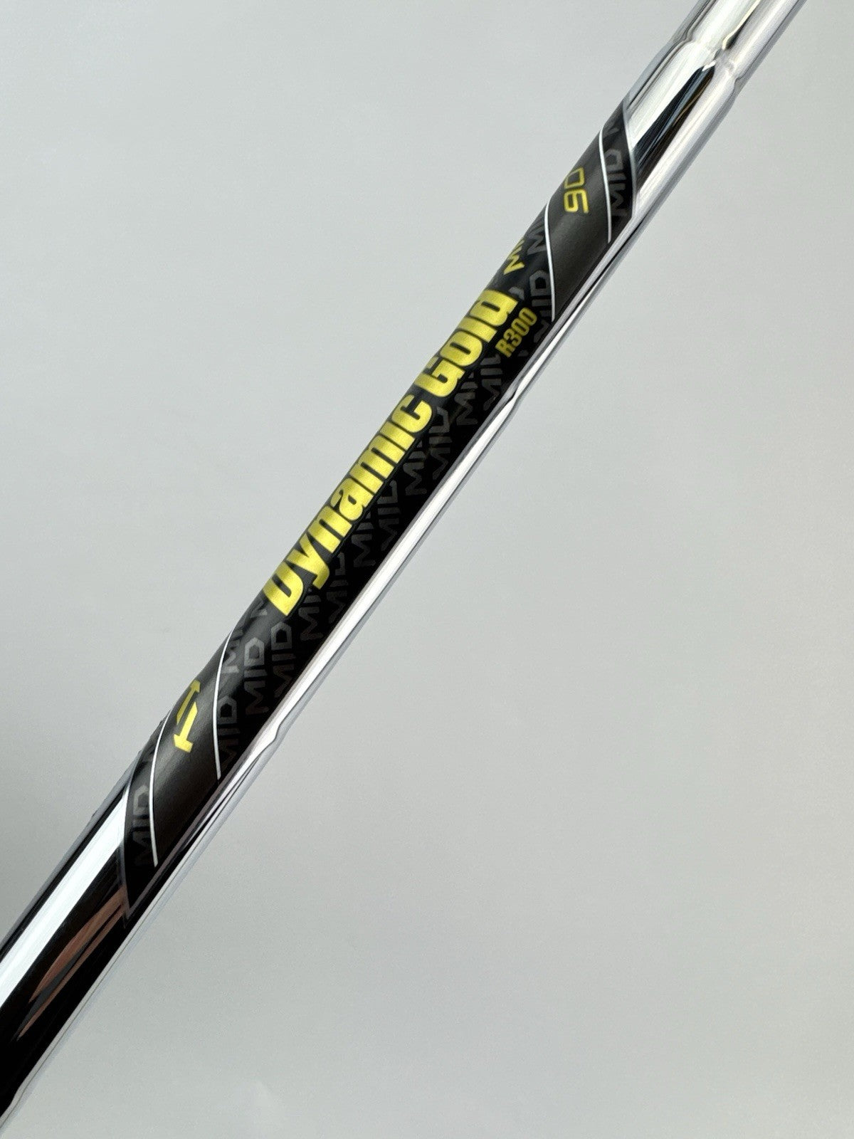Dynamic Gold Mid 90 Iron Shaft Regular Flex Steel 35.5" /0.370 Parallel/308333