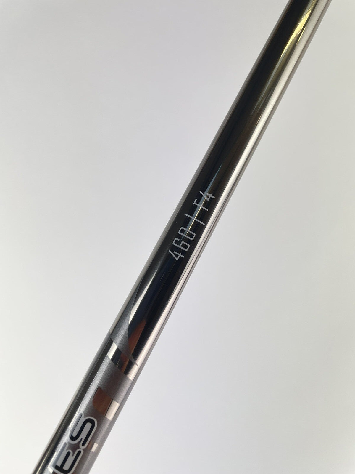 UST Recoil Iron Shaft ES 460 F4 Stiff Graphite 35.25” /0.370 Parallel/135295
