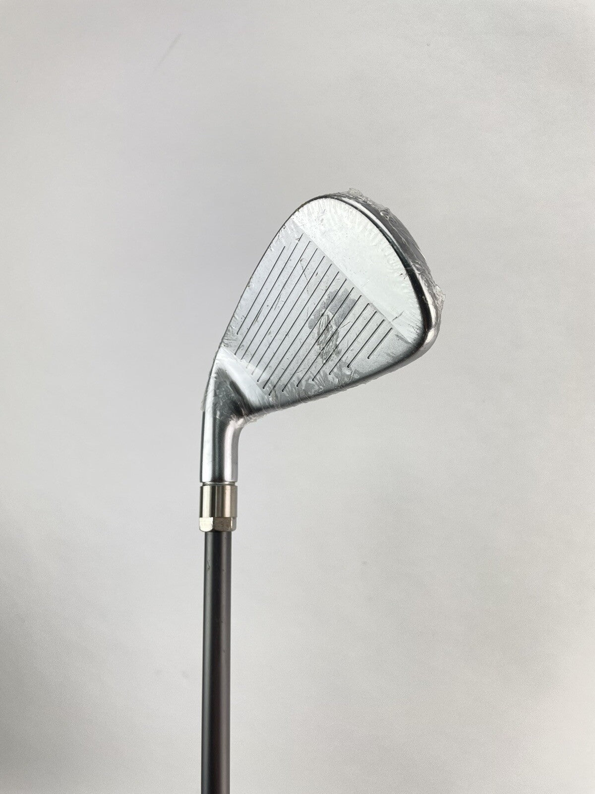 Taylormade R9 6 Iron Lite Regular  Graphite /Right /New Grip /Demo /+1/2" /189909