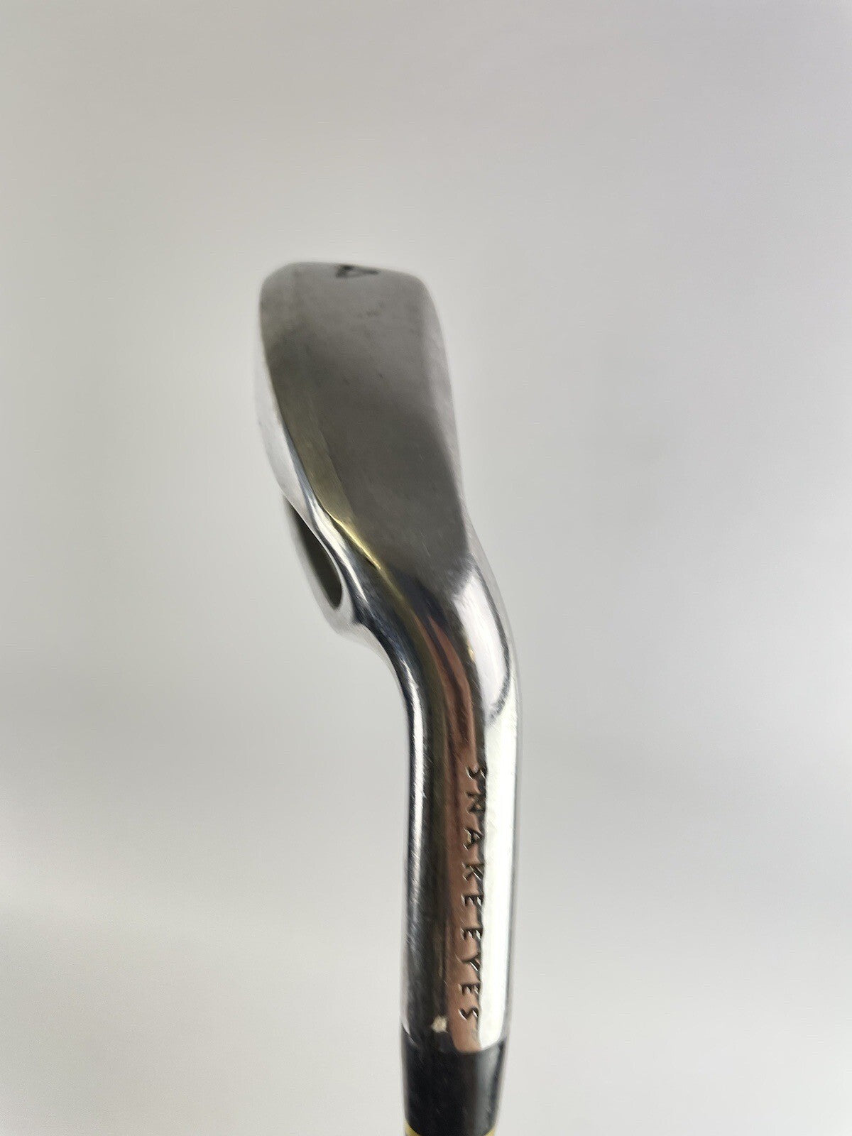 Snake Eyes 4 Iron Python Regular Graphite /Right Handed /New Grip /103035