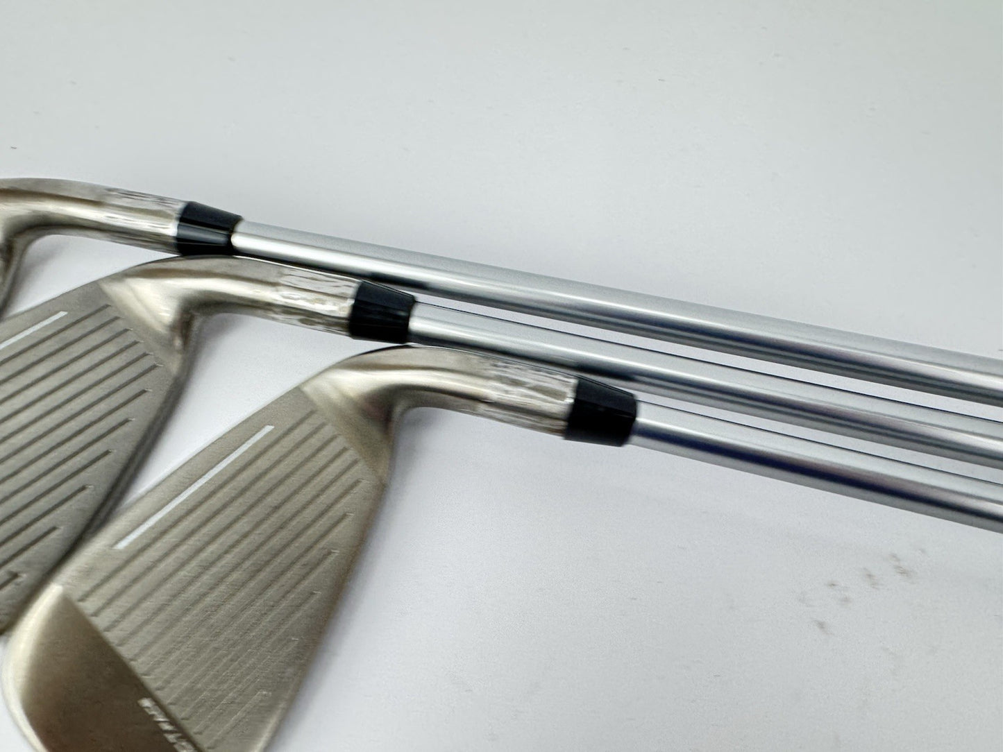 Cobra DS Adapt Max Irons Left Handed 6,8+PW Aldila Rogue Regular Graphite /324926