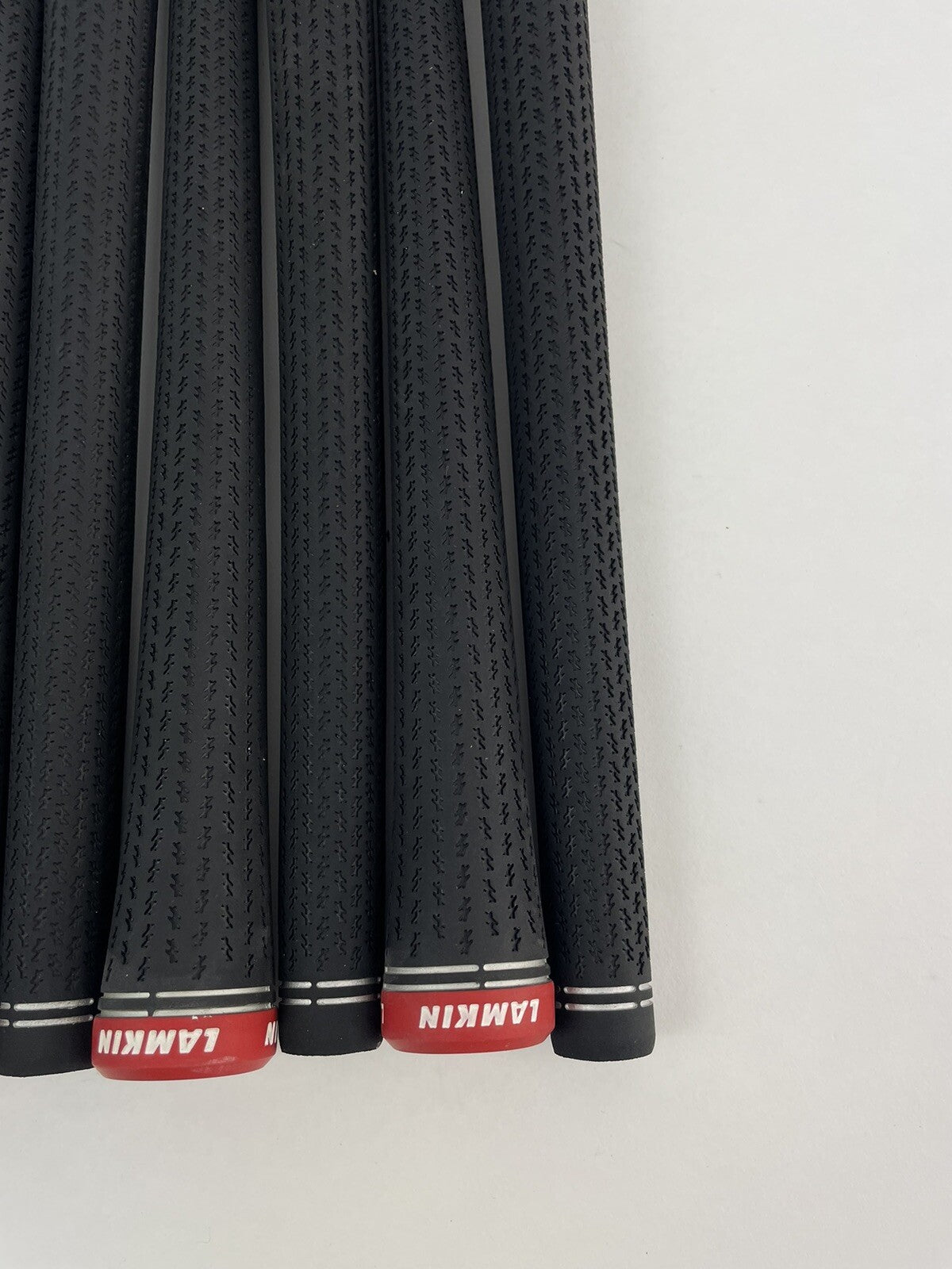 Lamkin Crossline 360 Grips (6) Standard /Black /Red /Pulled /186981