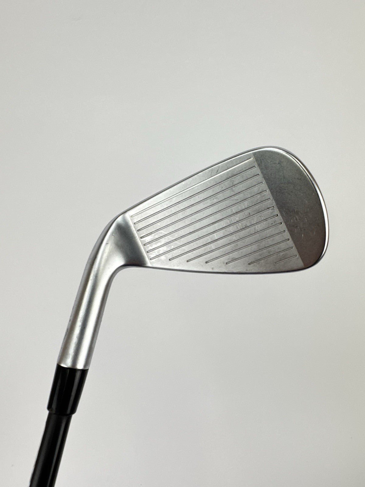 Cleveland Launcher XL 7 Iron 29* Catalyst Black Regular Graphite /Right /3297911