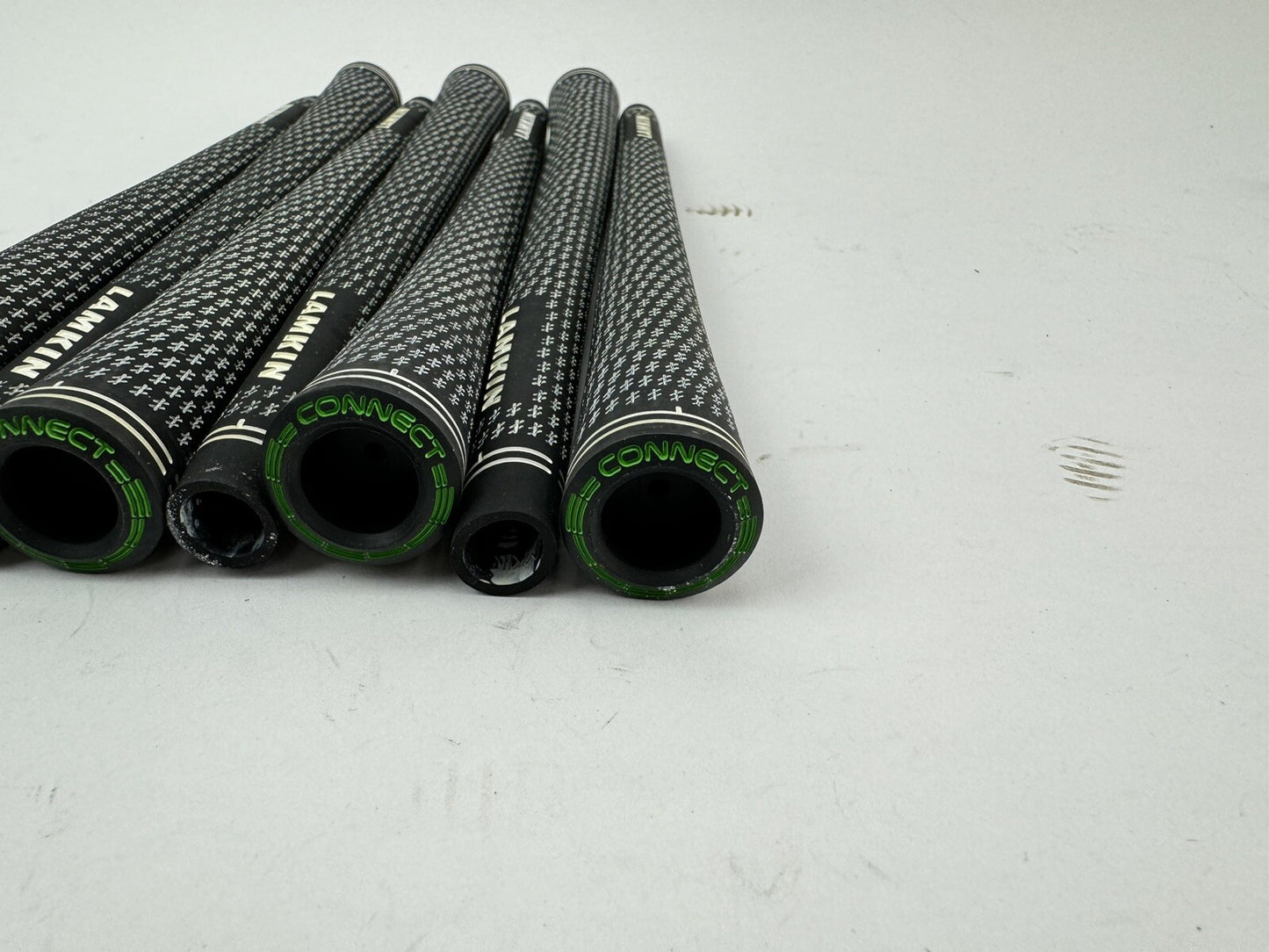 Lamkin Crossline Golf Grips (7) Men’s Standard /Arcoss Connect Compatible/286996