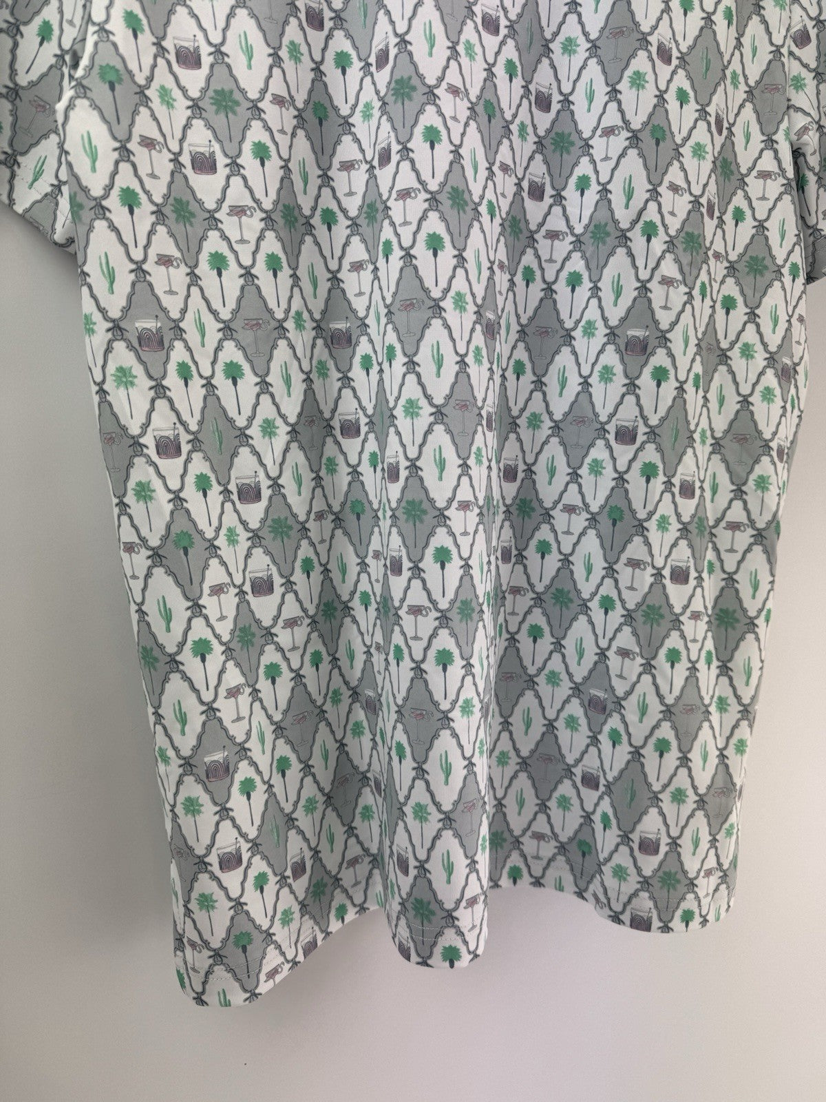 Men’s Original Penguin All Over Cocktail Print Golf Polo Size UK Small/ 3111511