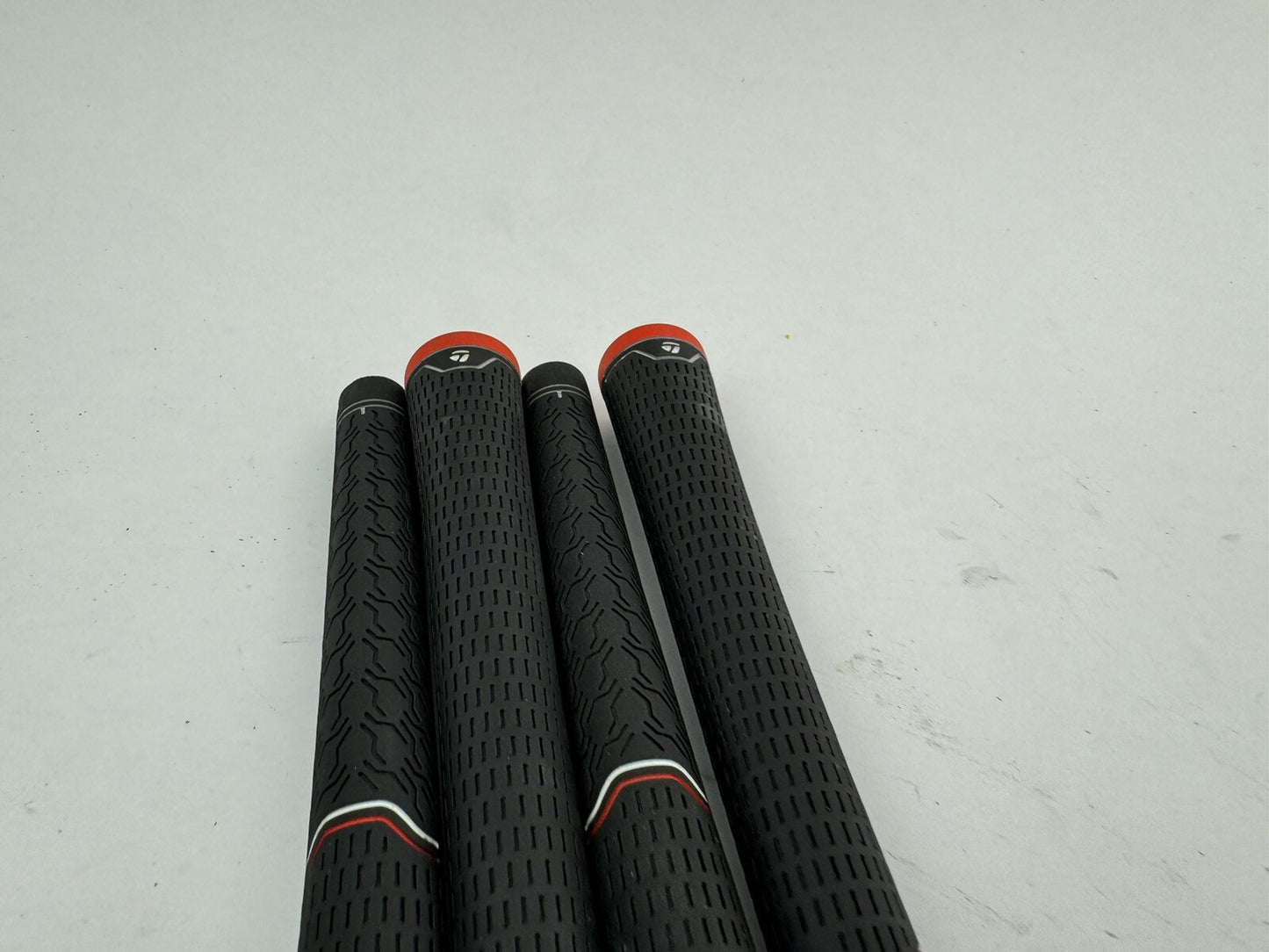 Lamkin Taylormade Golf Grips (4) Standard /Black /Red /Pulled /188866
