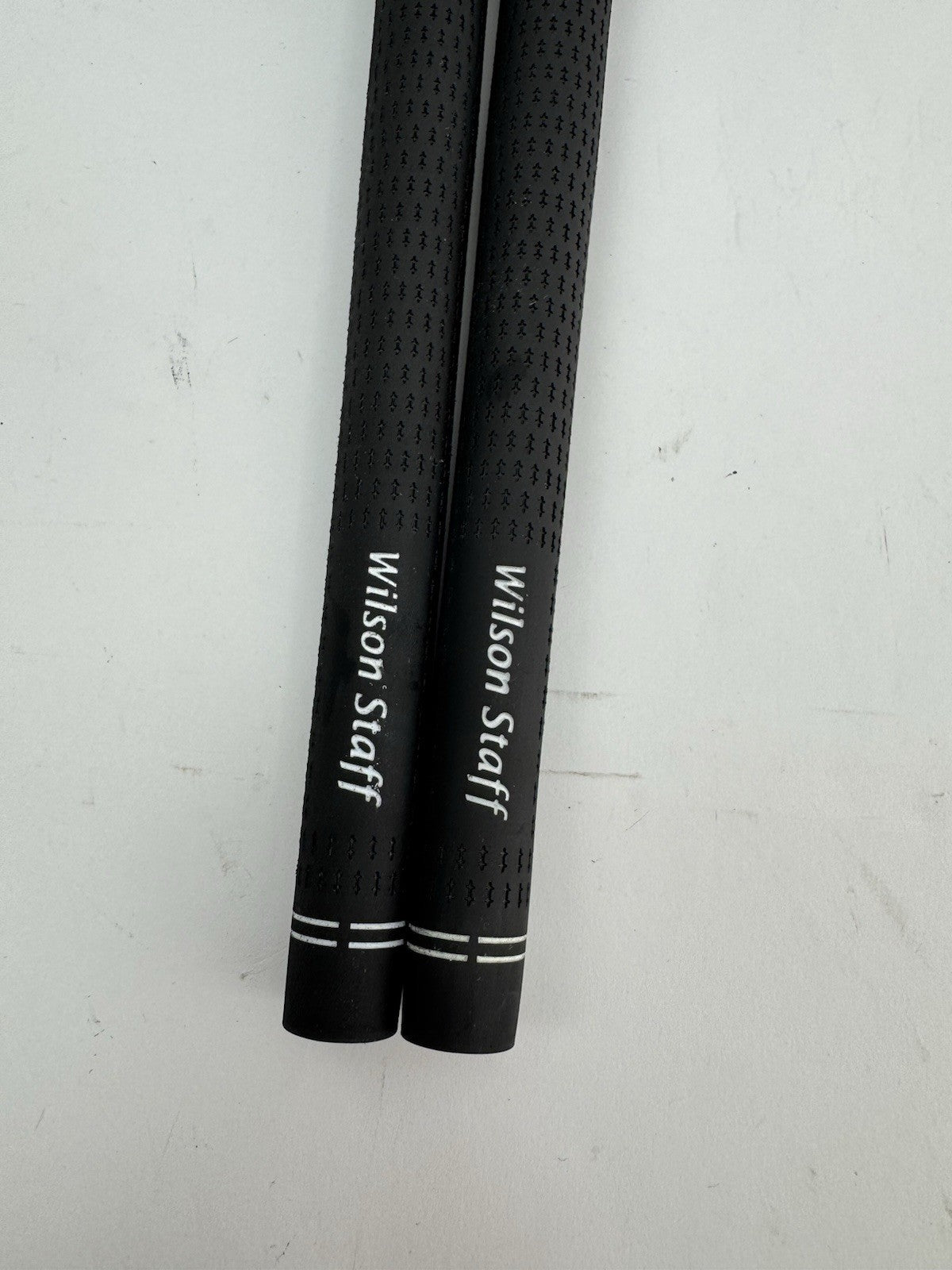 Wilson Staff Golf Grips (2) Mens Standard /Black /Pulled /253301